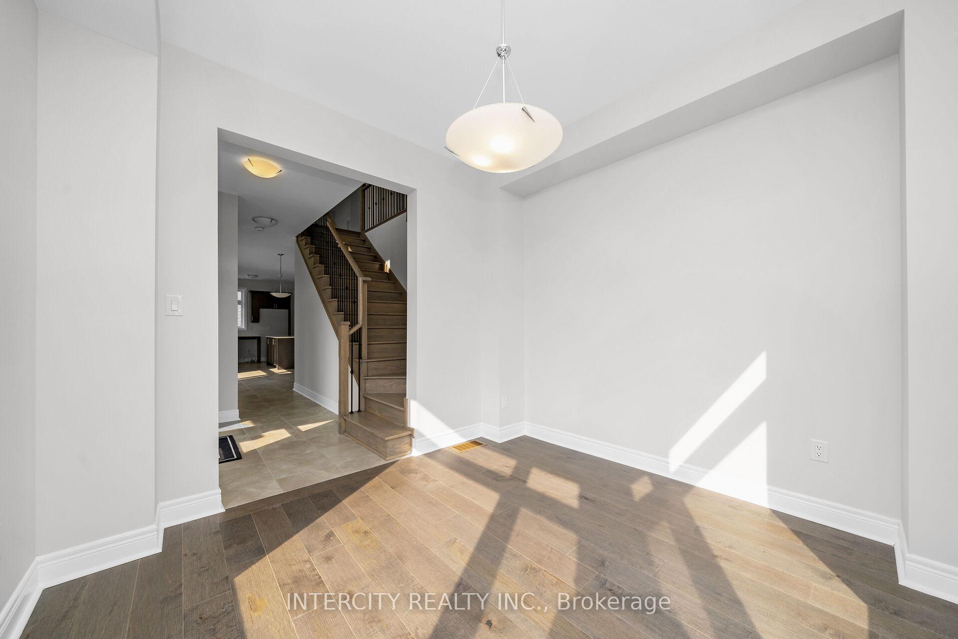 Photo 29 of 29 Kessler Drive, Brampton, Sandringham-Wellington North — HOMEH