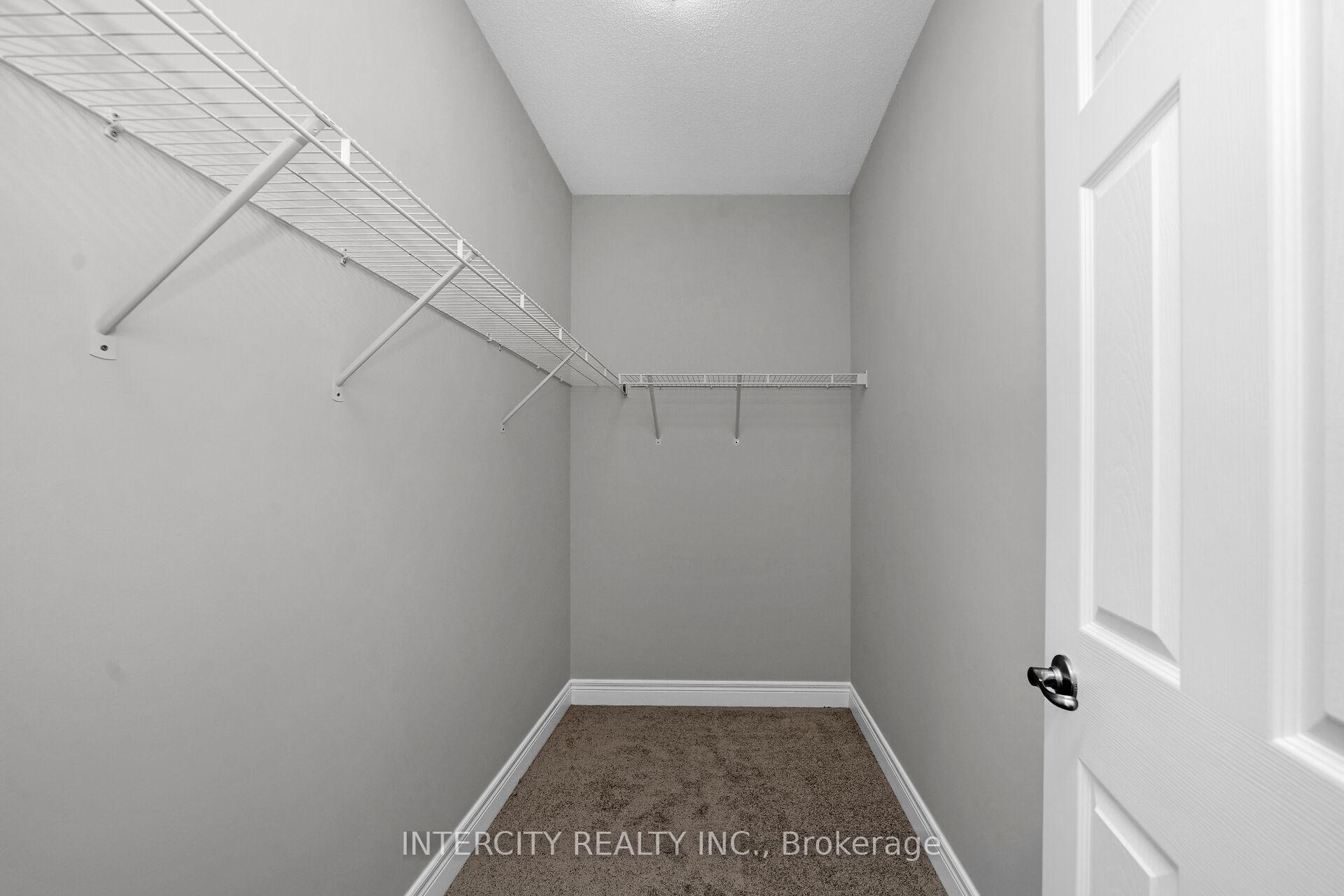 Photo 7 of 29 Kessler Drive, Brampton, Sandringham-Wellington North — HOMEH