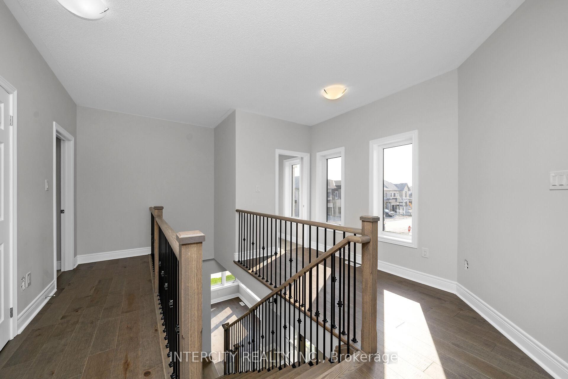 Photo 31 of 29 Kessler Drive, Brampton, Sandringham-Wellington North — HOMEH