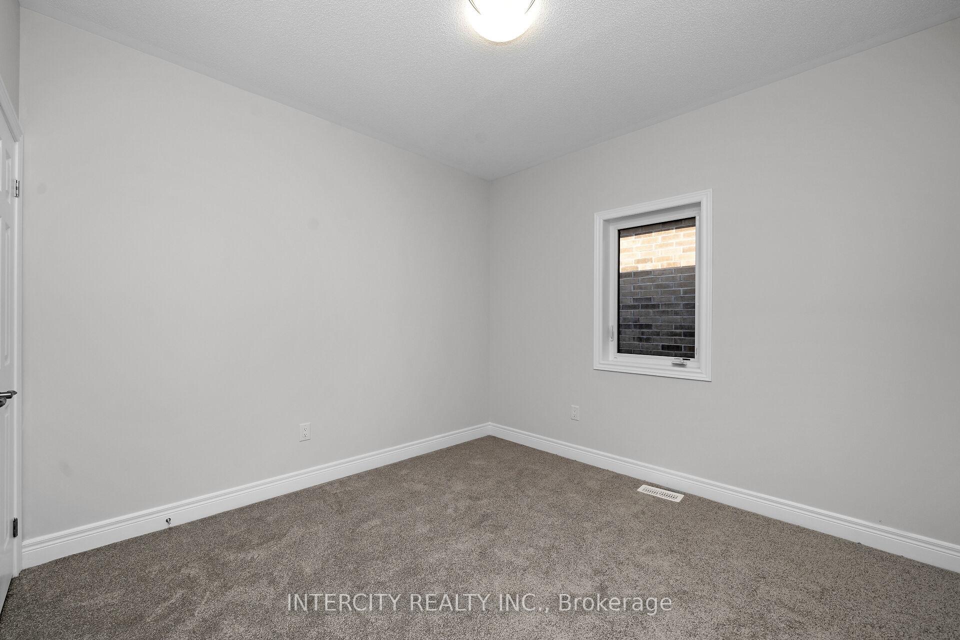Photo 18 of 29 Kessler Drive, Brampton, Sandringham-Wellington North — HOMEH