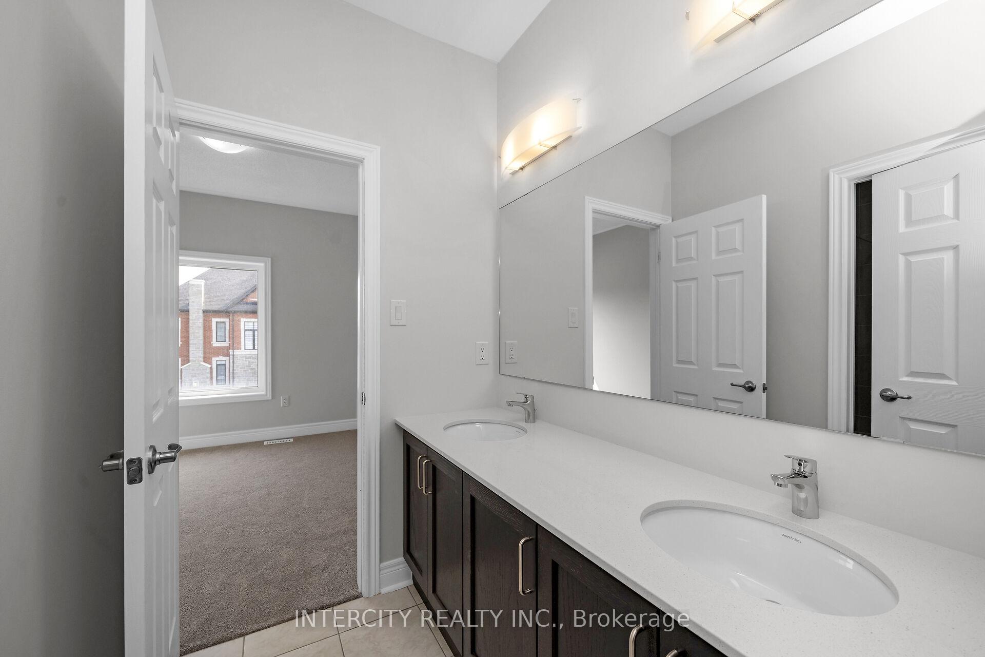 Photo 27 of 29 Kessler Drive, Brampton, Sandringham-Wellington North — HOMEH