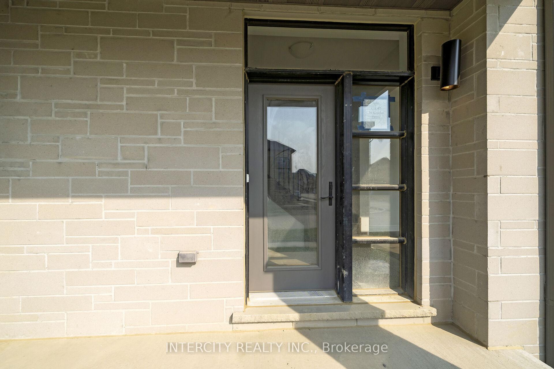 Photo 25 of 29 Kessler Drive, Brampton, Sandringham-Wellington North — HOMEH