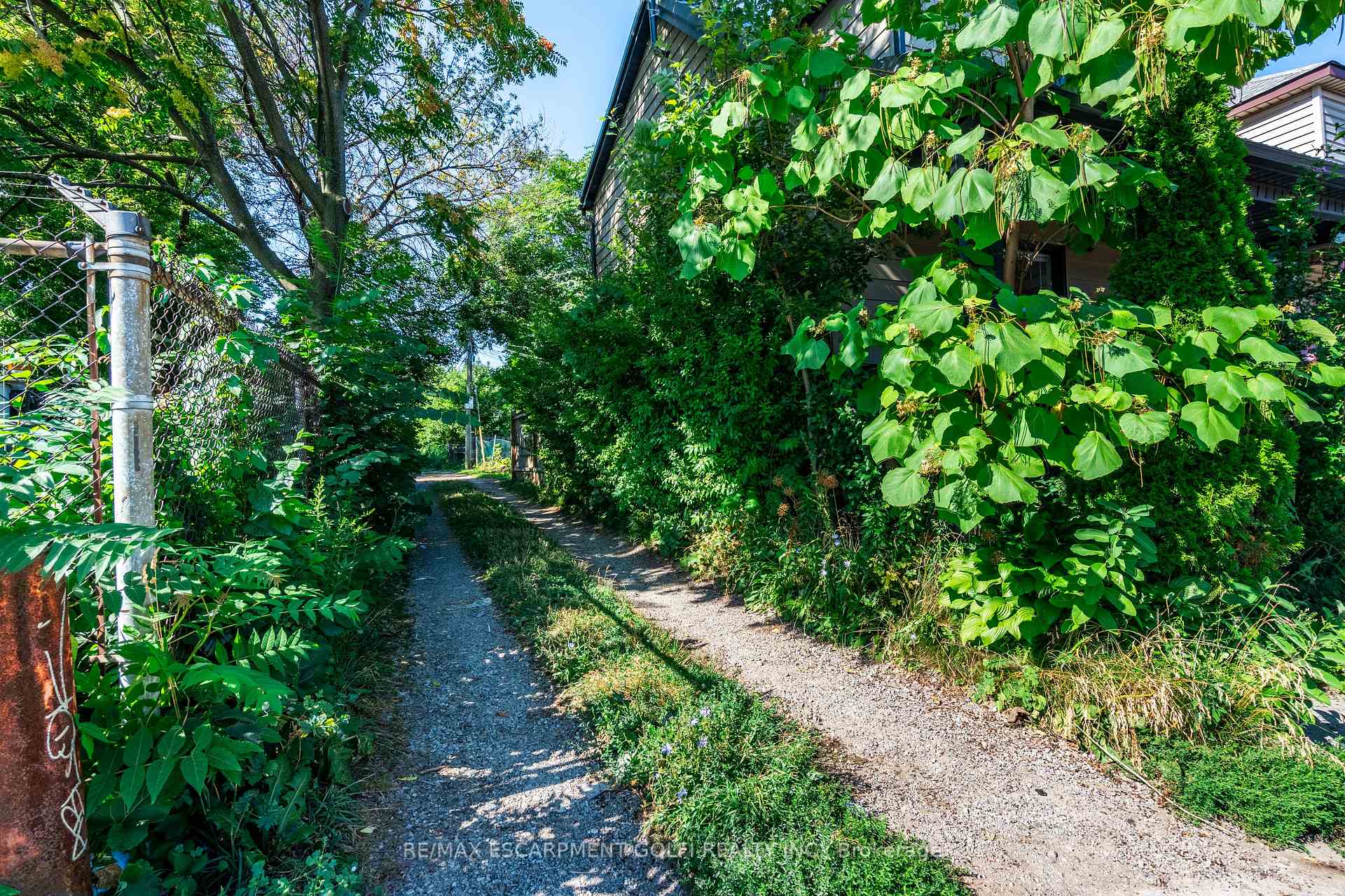 Photo 15 of 1124 Cannon Street E, Hamilton, Crown Point — HOMEH