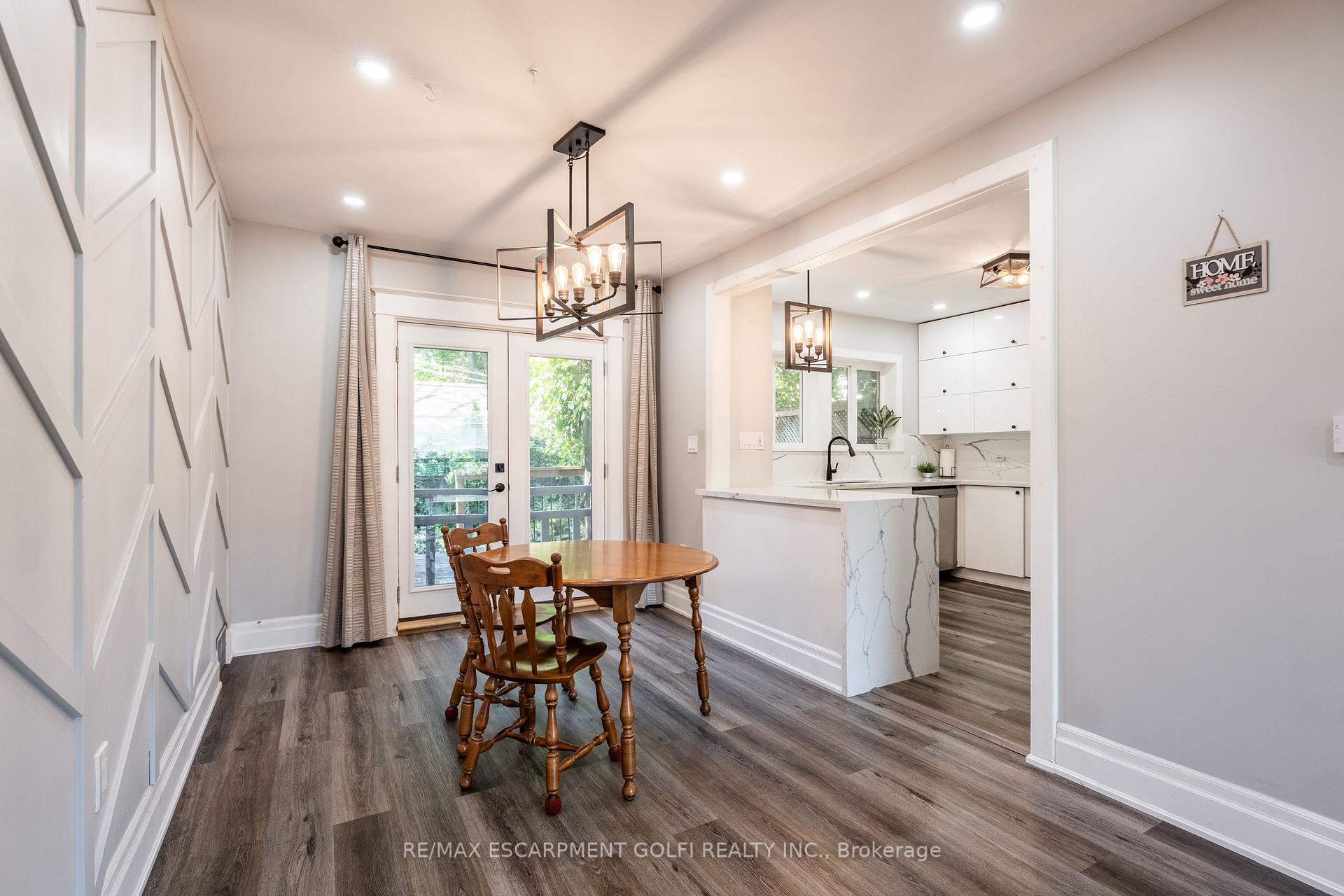 Photo 7 of 1124 Cannon Street E, Hamilton, Crown Point — HOMEH