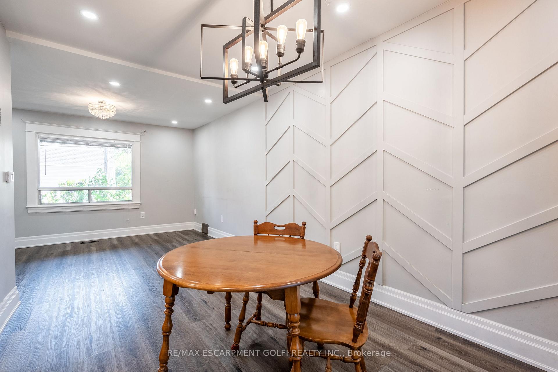 Photo 25 of 1124 Cannon Street E, Hamilton, Crown Point — HOMEH