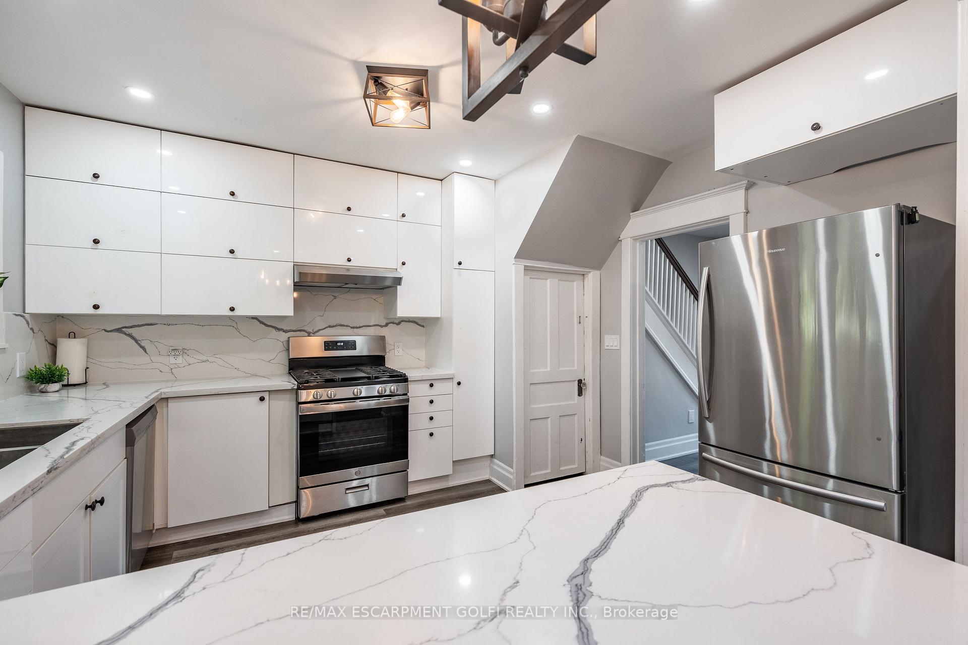 Photo 4 of 1124 Cannon Street E, Hamilton, Crown Point — HOMEH