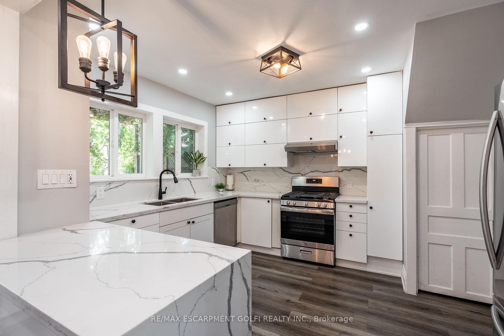 Photo 18 of 1124 Cannon Street E, Hamilton, Crown Point — HOMEH