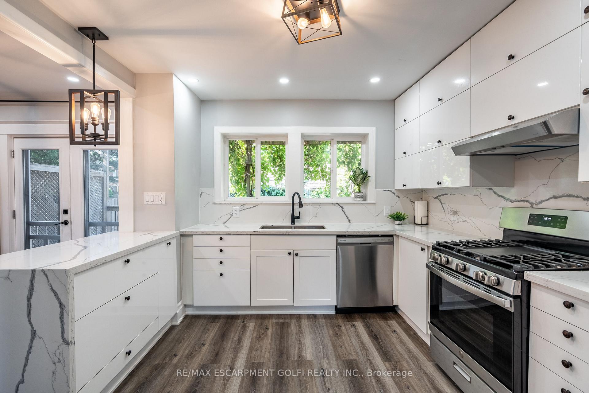 Photo 21 of 1124 Cannon Street E, Hamilton, Crown Point — HOMEH