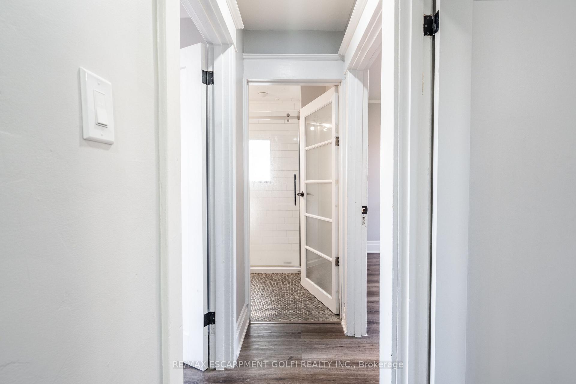 Photo 24 of 1124 Cannon Street E, Hamilton, Crown Point — HOMEH