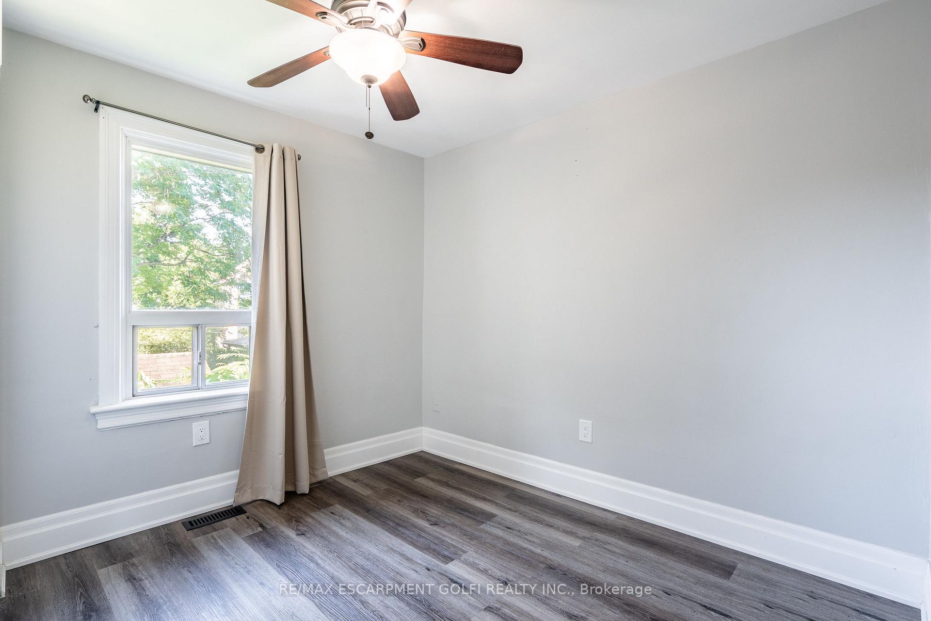 Photo 19 of 1124 Cannon Street E, Hamilton, Crown Point — HOMEH