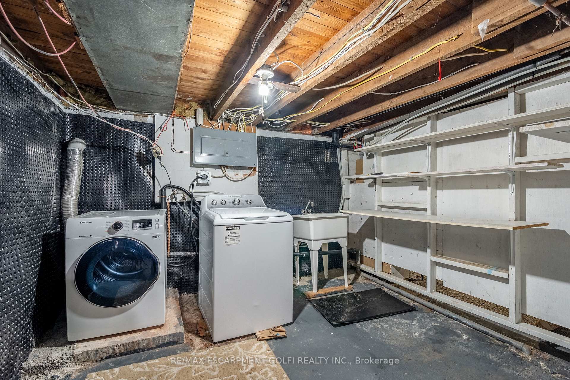 Photo 35 of 1124 Cannon Street E, Hamilton, Crown Point — HOMEH