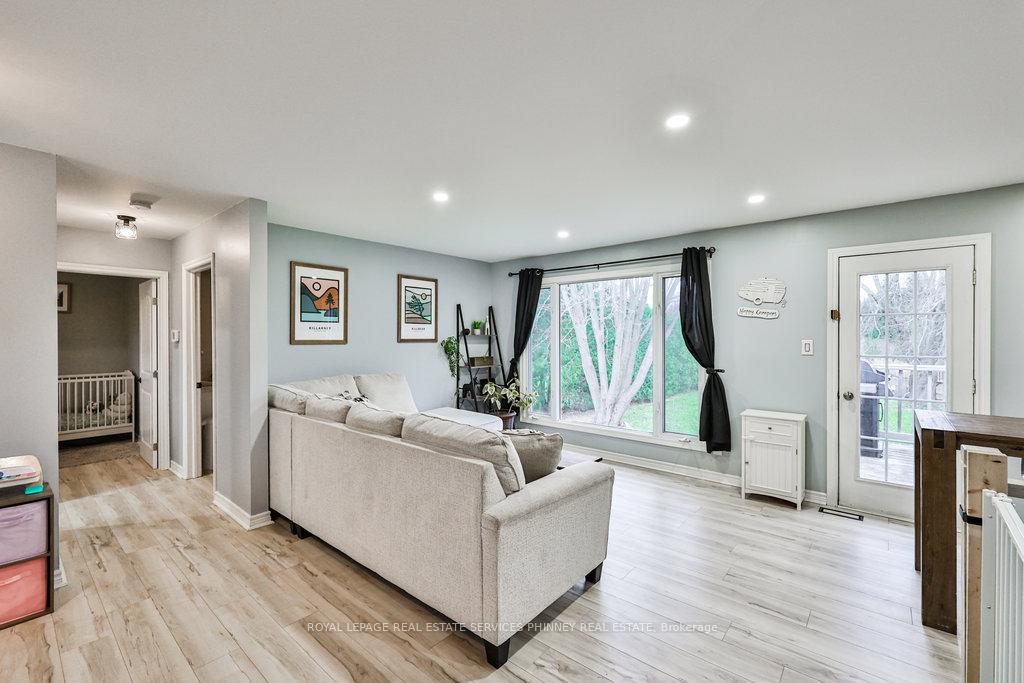 Photo 4 of 25 Nicholson Drive, Uxbridge, Rural Uxbridge — HOMEH
