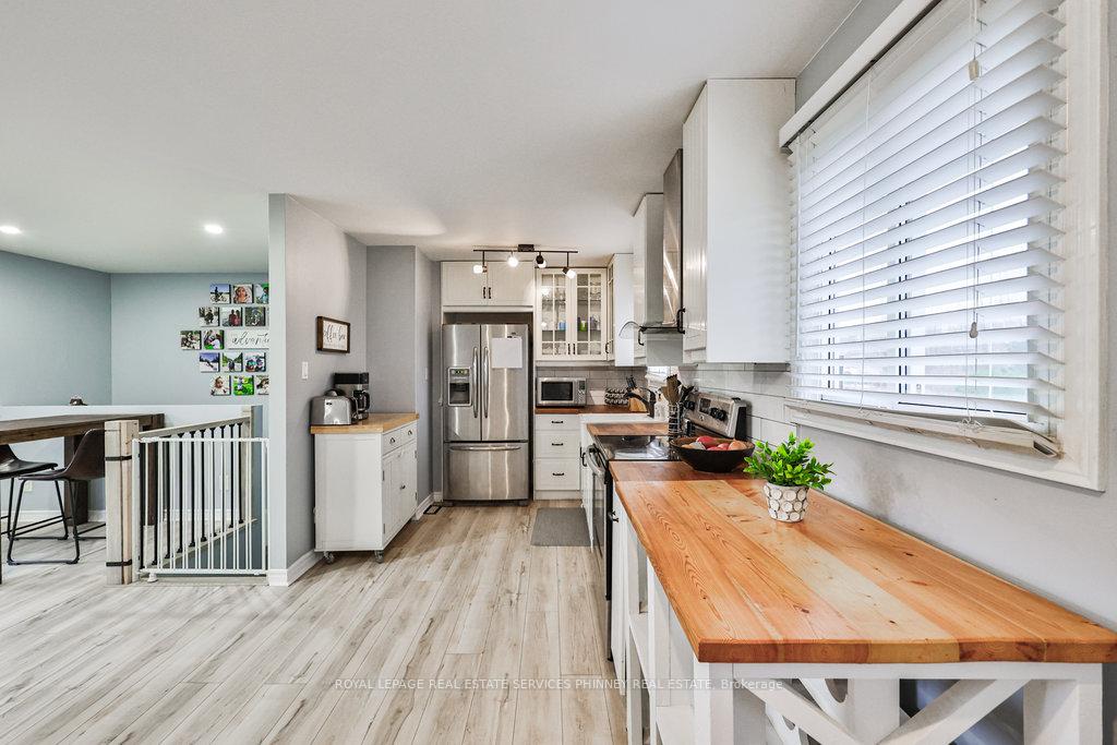 Photo 5 of 25 Nicholson Drive, Uxbridge, Rural Uxbridge — HOMEH