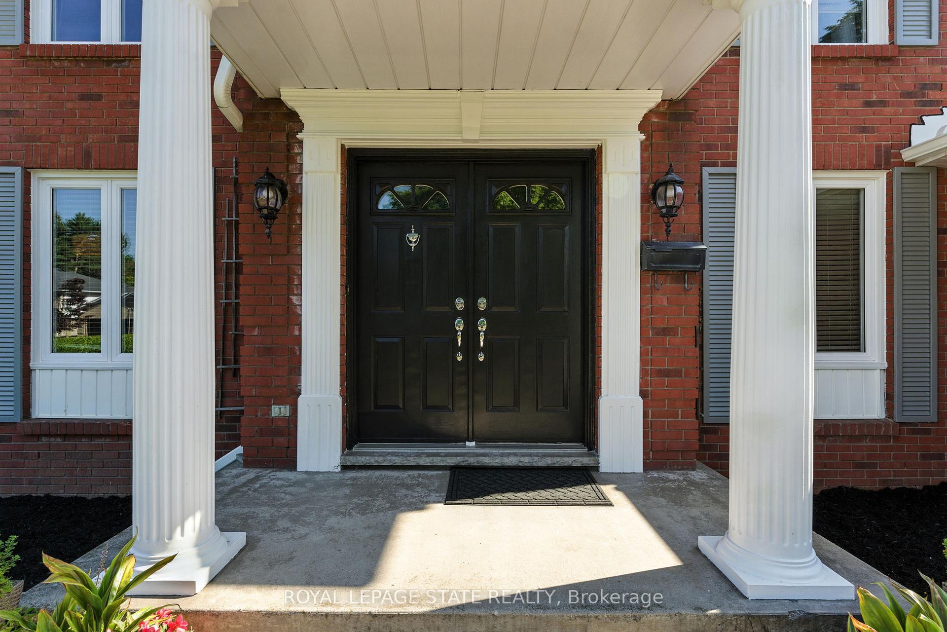 Photo 3 of 286 Lloyminn Avenue, Hamilton, Ancaster — HOMEH