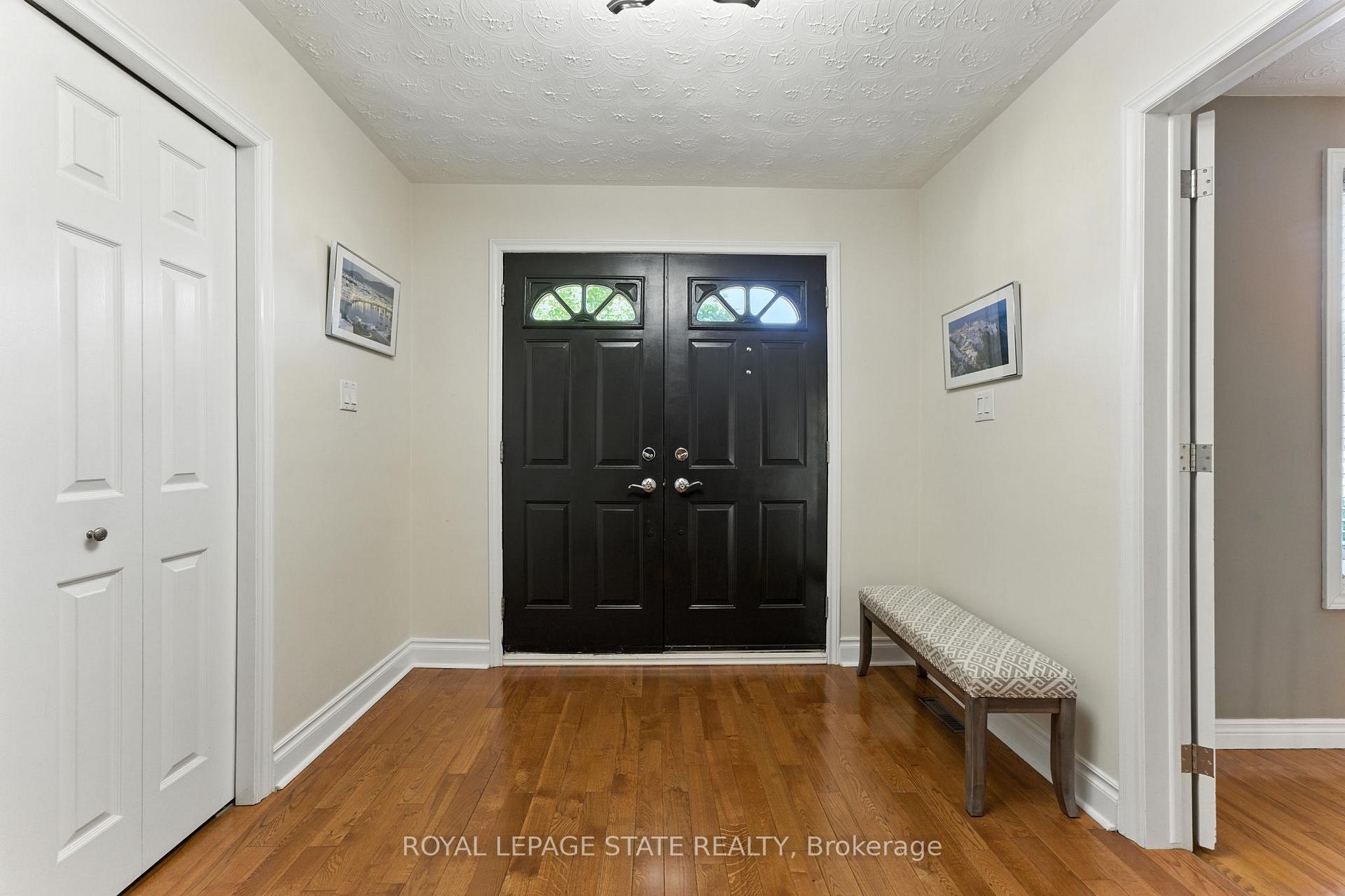 Photo 5 of 286 Lloyminn Avenue, Hamilton, Ancaster — HOMEH