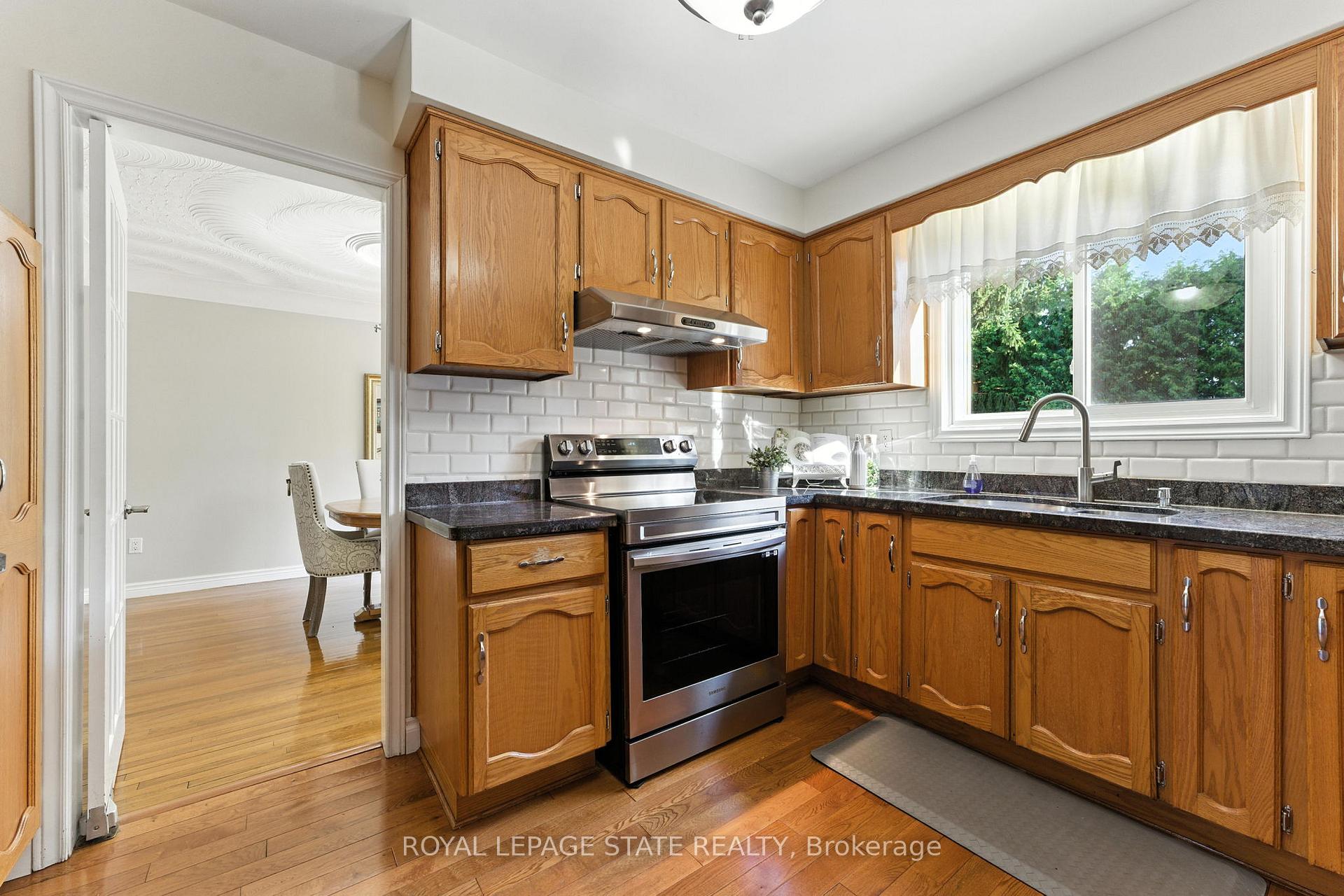 Photo 12 of 286 Lloyminn Avenue, Hamilton, Ancaster — HOMEH