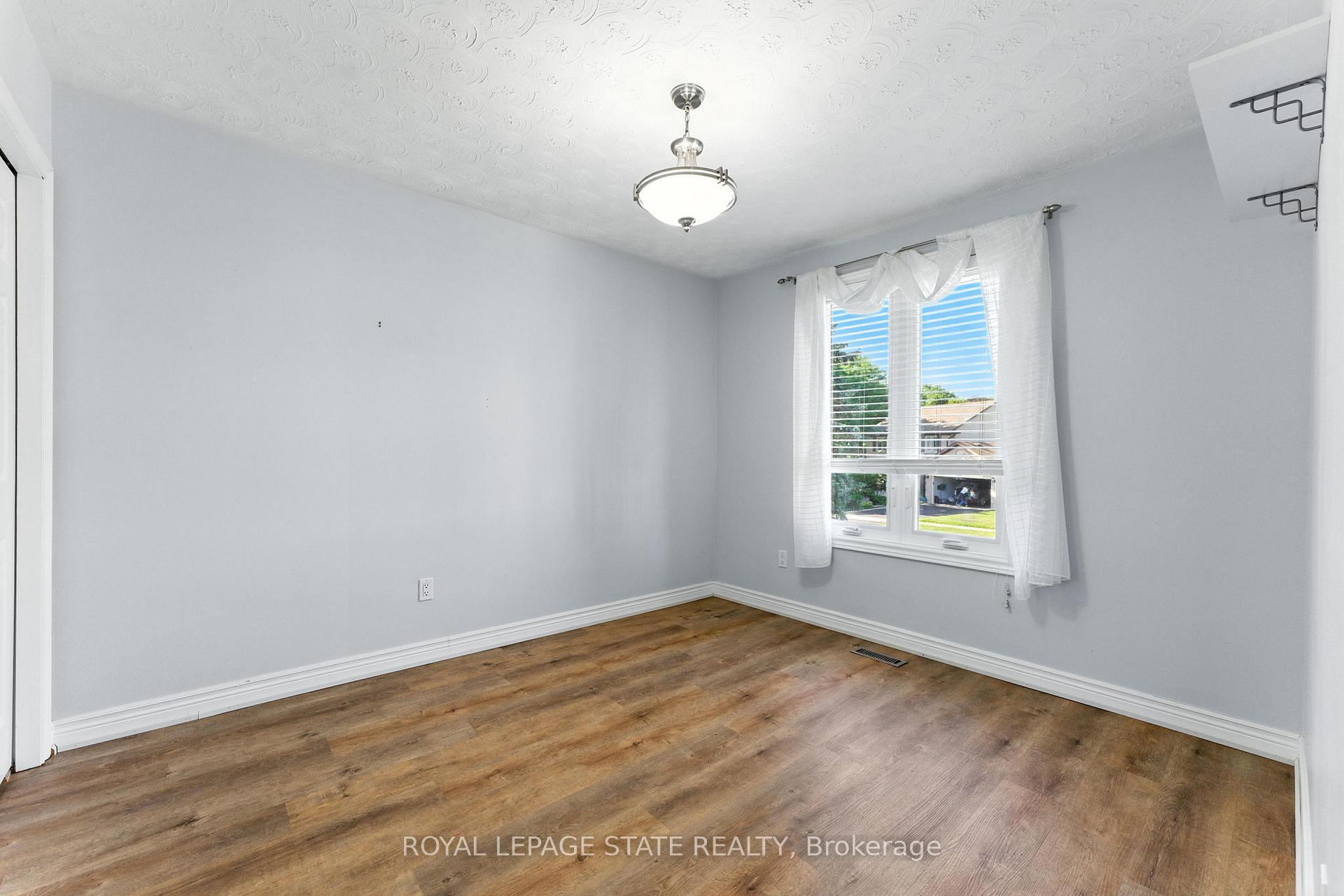 Photo 23 of 286 Lloyminn Avenue, Hamilton, Ancaster — HOMEH
