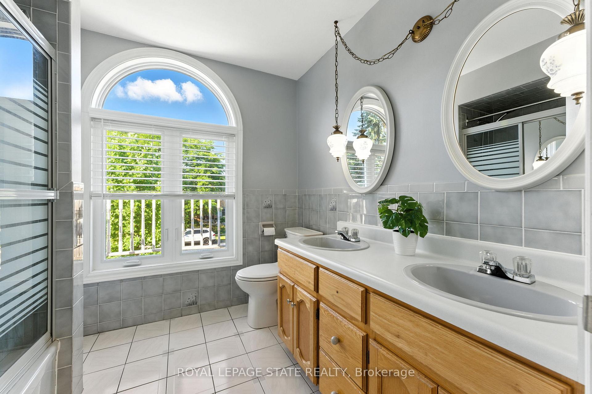 Photo 20 of 286 Lloyminn Avenue, Hamilton, Ancaster — HOMEH