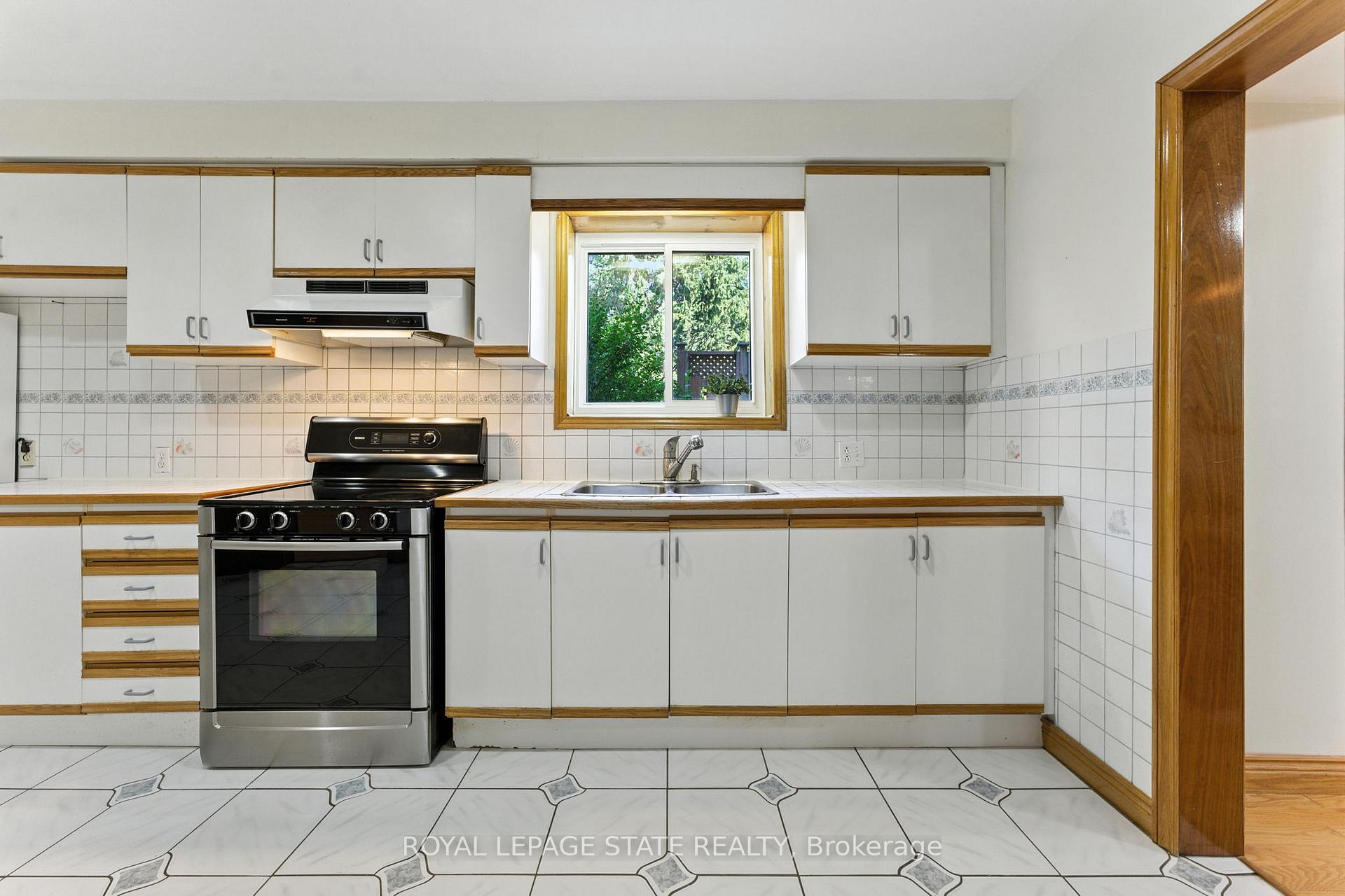 Photo 22 of 286 Lloyminn Avenue, Hamilton, Ancaster — HOMEH