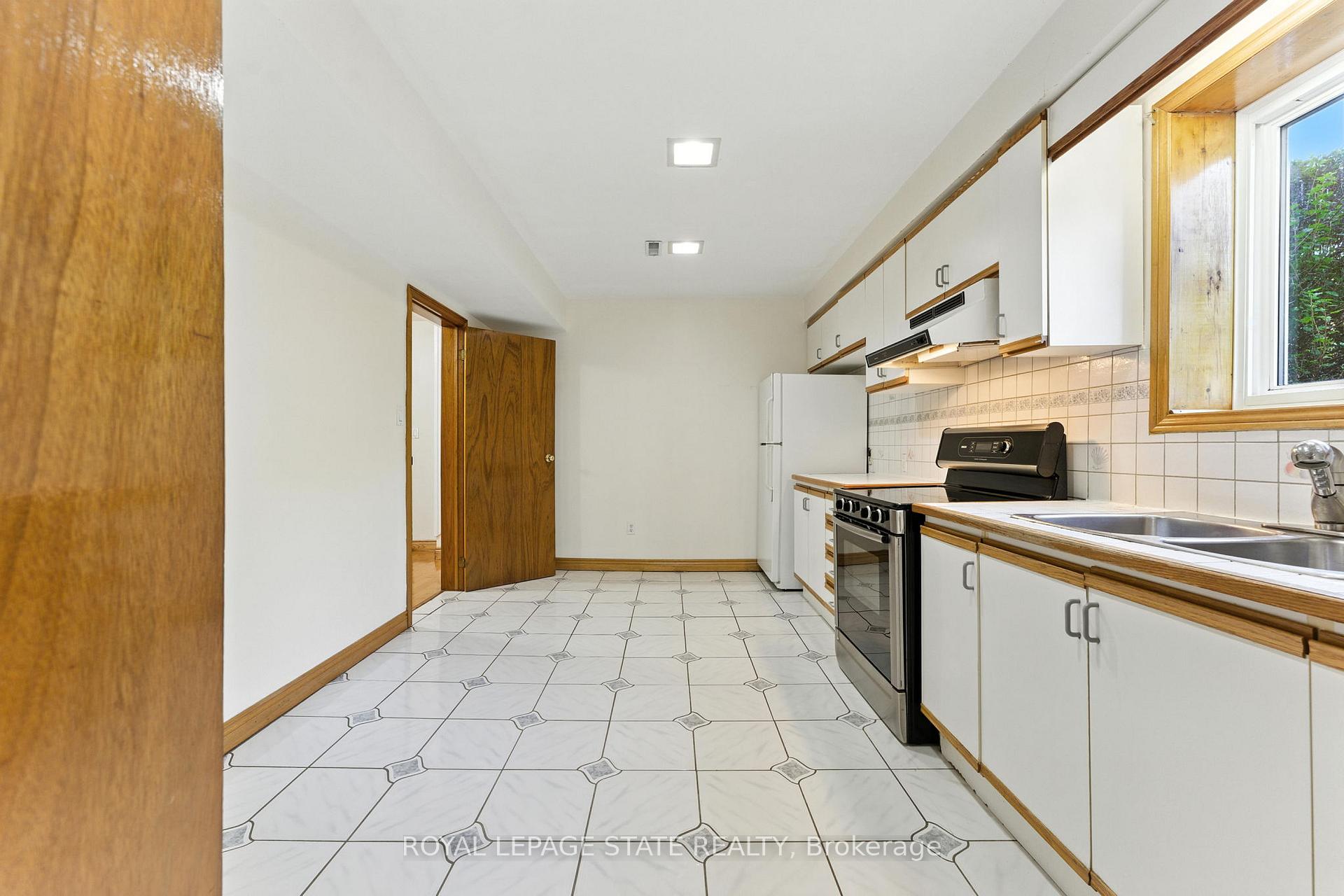 Photo 26 of 286 Lloyminn Avenue, Hamilton, Ancaster — HOMEH