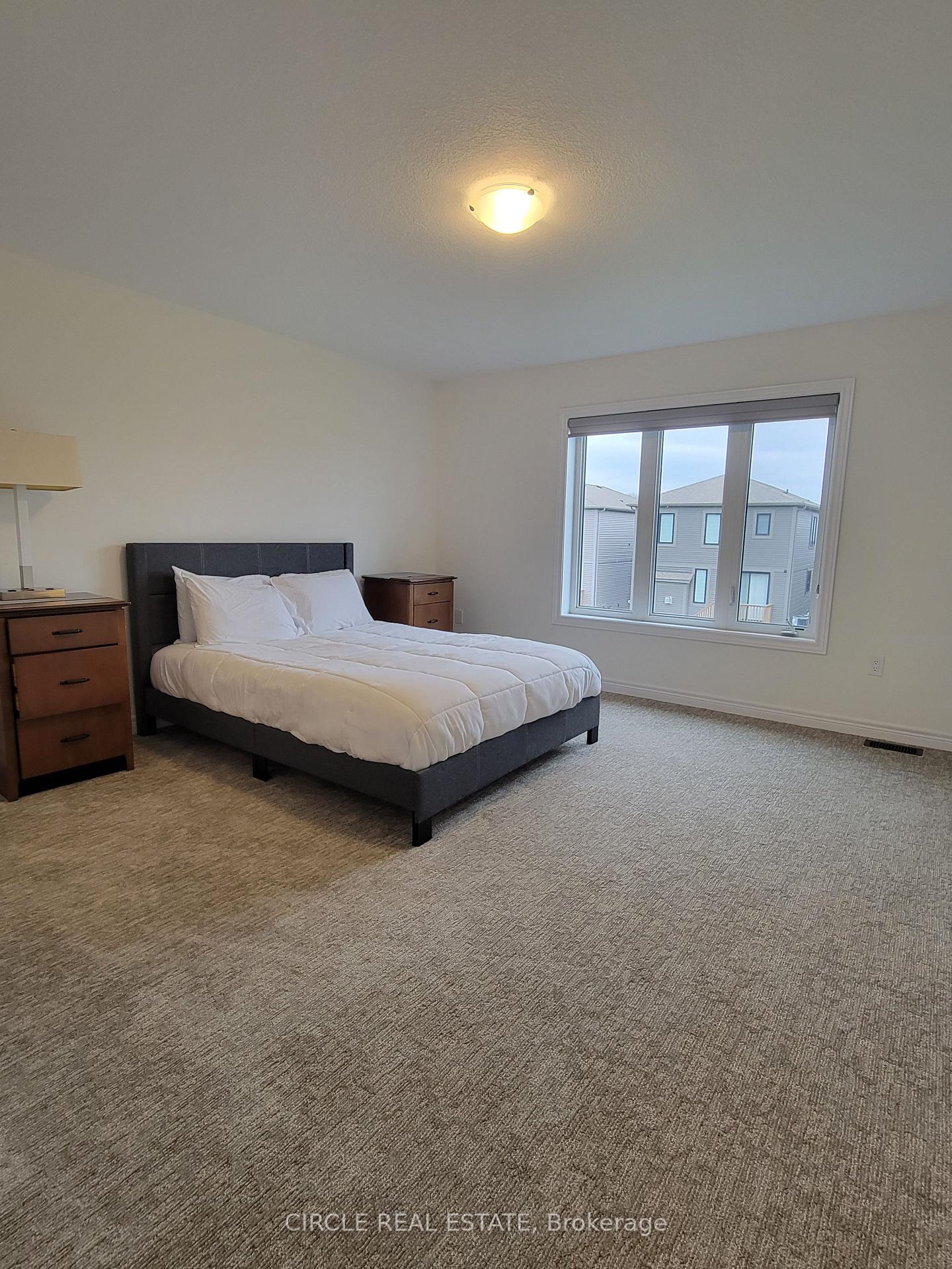 Photo 11 of 88 Blackbird Way, Hamilton, Mount Hope — HOMEH