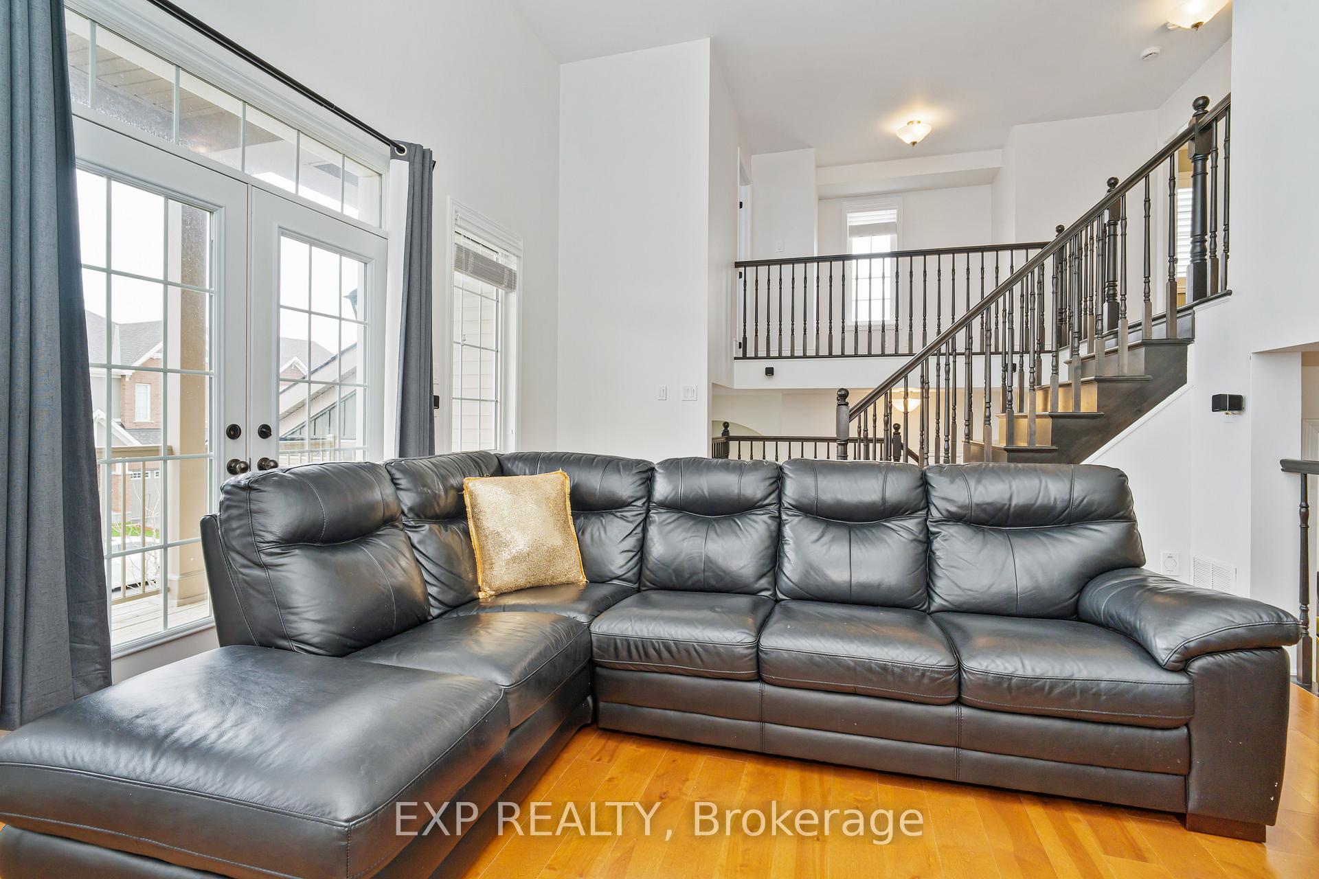 Photo 11 of 112 Burbot Street, Ottawa, Barrhaven - Half Moon Bay — HOMEH