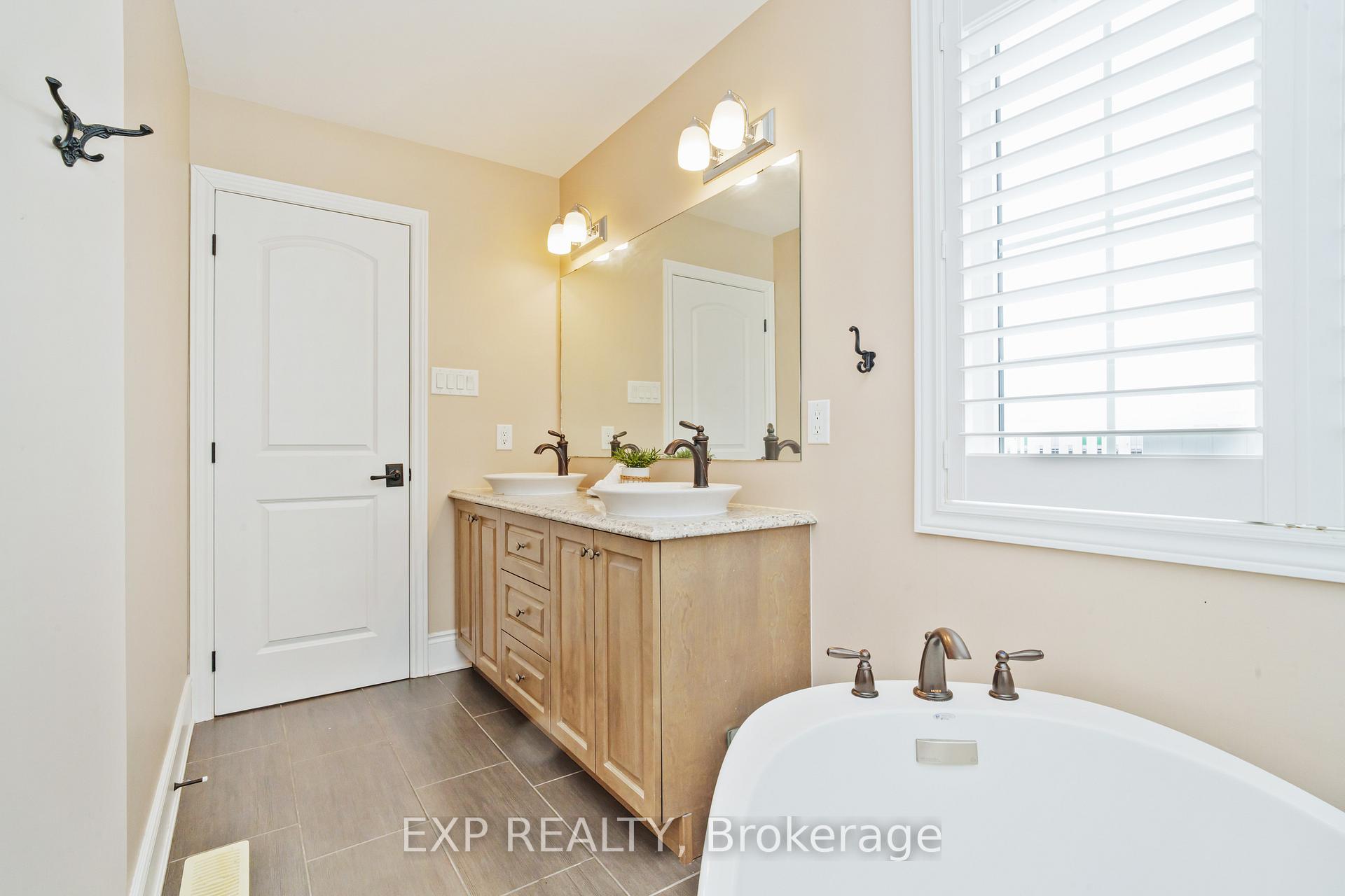 Photo 18 of 112 Burbot Street, Ottawa, Barrhaven - Half Moon Bay — HOMEH