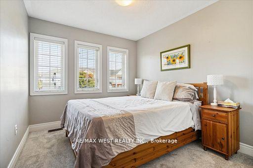 Photo 6 of 11 Dewell Crescent, Clarington, Courtice — HOMEH