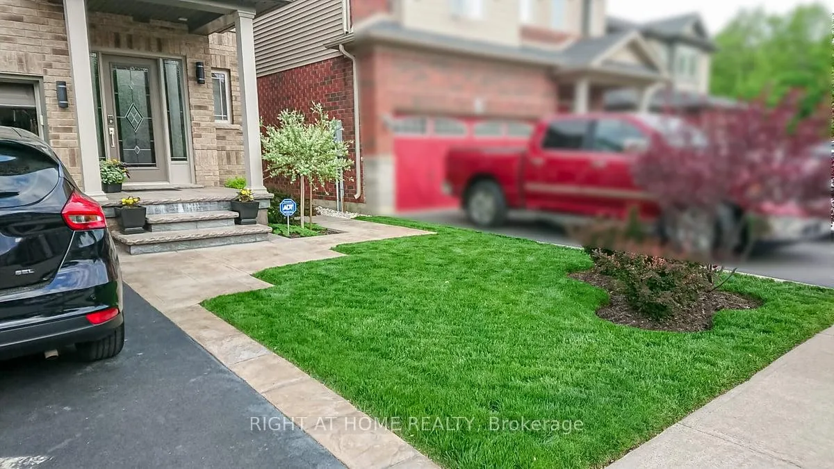 Photo 4 of 64 Royal Winter Drive, Hamilton, Binbrook — HOMEH