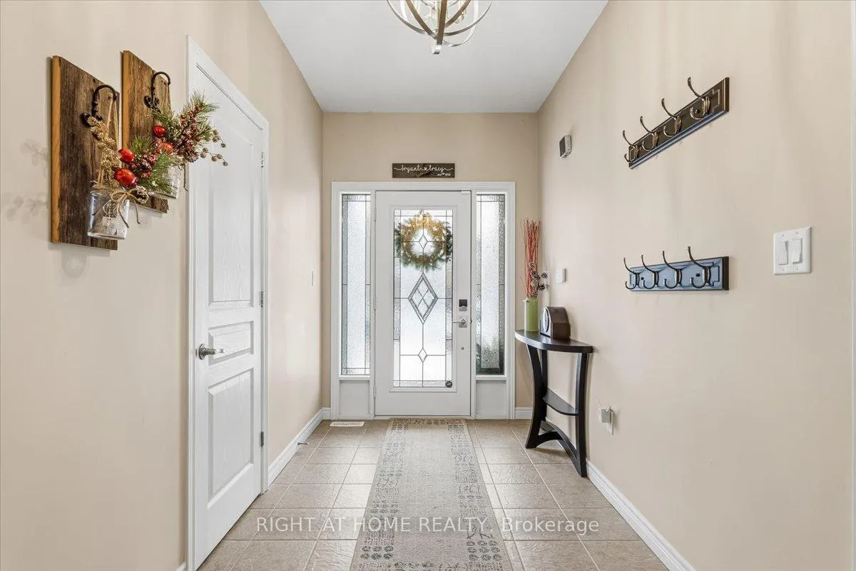 Photo 5 of 64 Royal Winter Drive, Hamilton, Binbrook — HOMEH