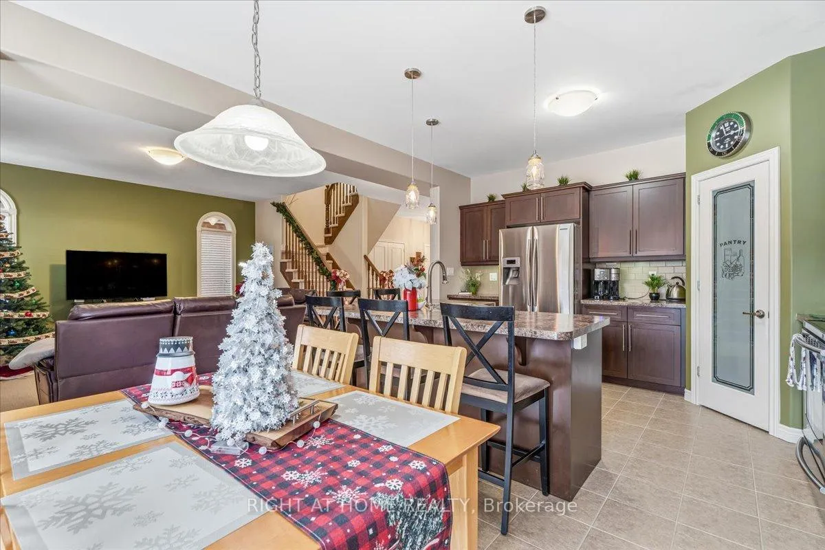 Photo 13 of 64 Royal Winter Drive, Hamilton, Binbrook — HOMEH