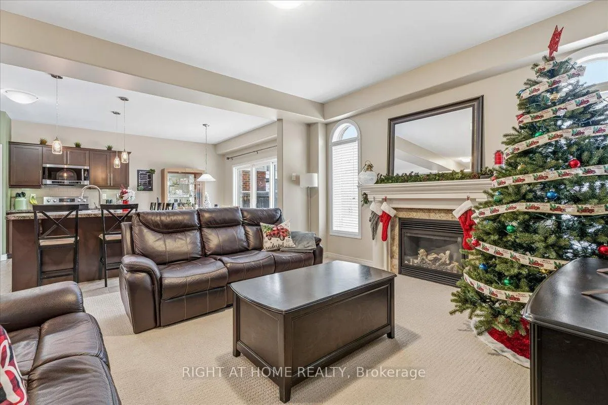 Photo 18 of 64 Royal Winter Drive, Hamilton, Binbrook — HOMEH