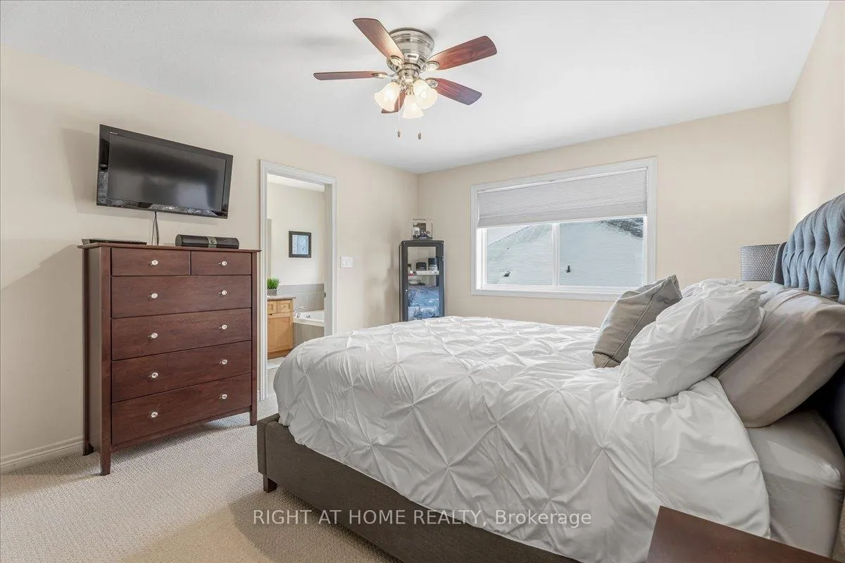 Photo 21 of 64 Royal Winter Drive, Hamilton, Binbrook — HOMEH