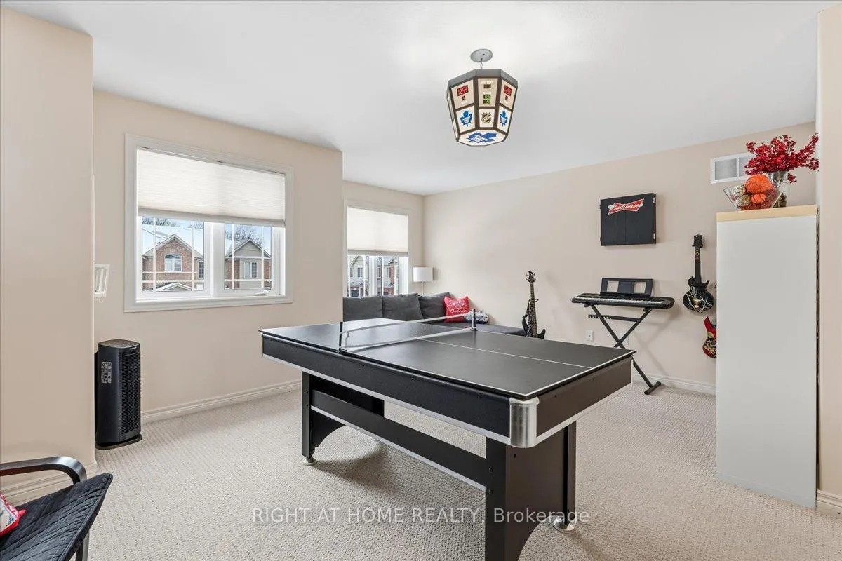 Photo 29 of 64 Royal Winter Drive, Hamilton, Binbrook — HOMEH