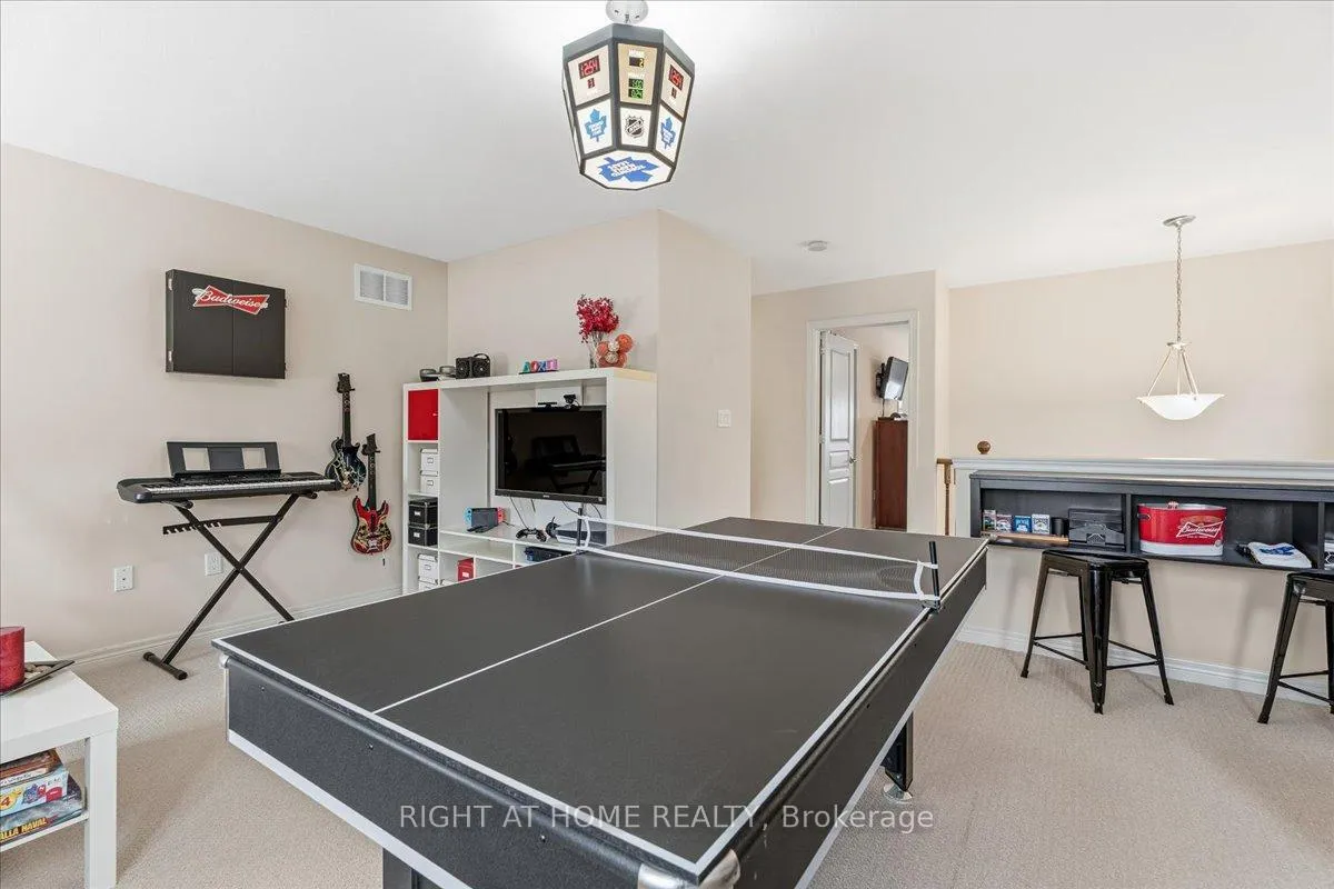 Photo 30 of 64 Royal Winter Drive, Hamilton, Binbrook — HOMEH
