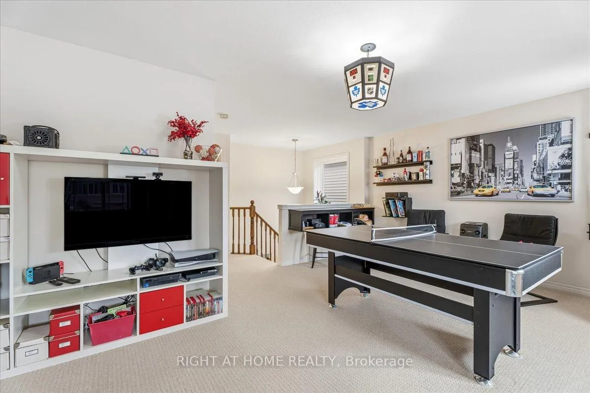 Photo 31 of 64 Royal Winter Drive, Hamilton, Binbrook — HOMEH