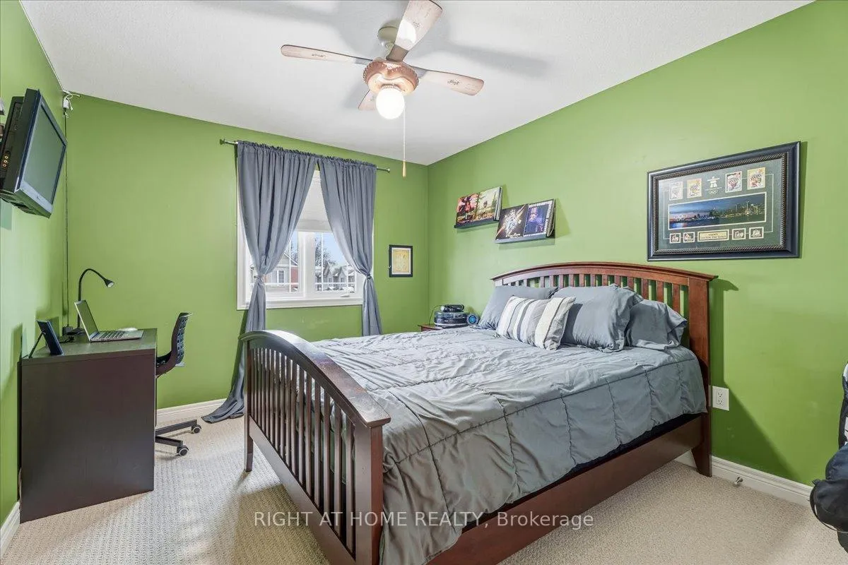 Photo 33 of 64 Royal Winter Drive, Hamilton, Binbrook — HOMEH