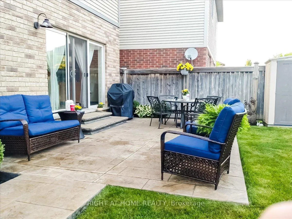 Photo 40 of 64 Royal Winter Drive, Hamilton, Binbrook — HOMEH