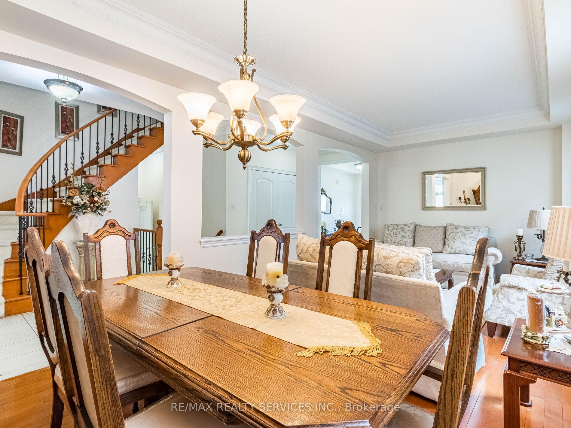 Photo 9 of 44 Trailhead Crescent, Brampton, Sandringham-Wellington — HOMEH