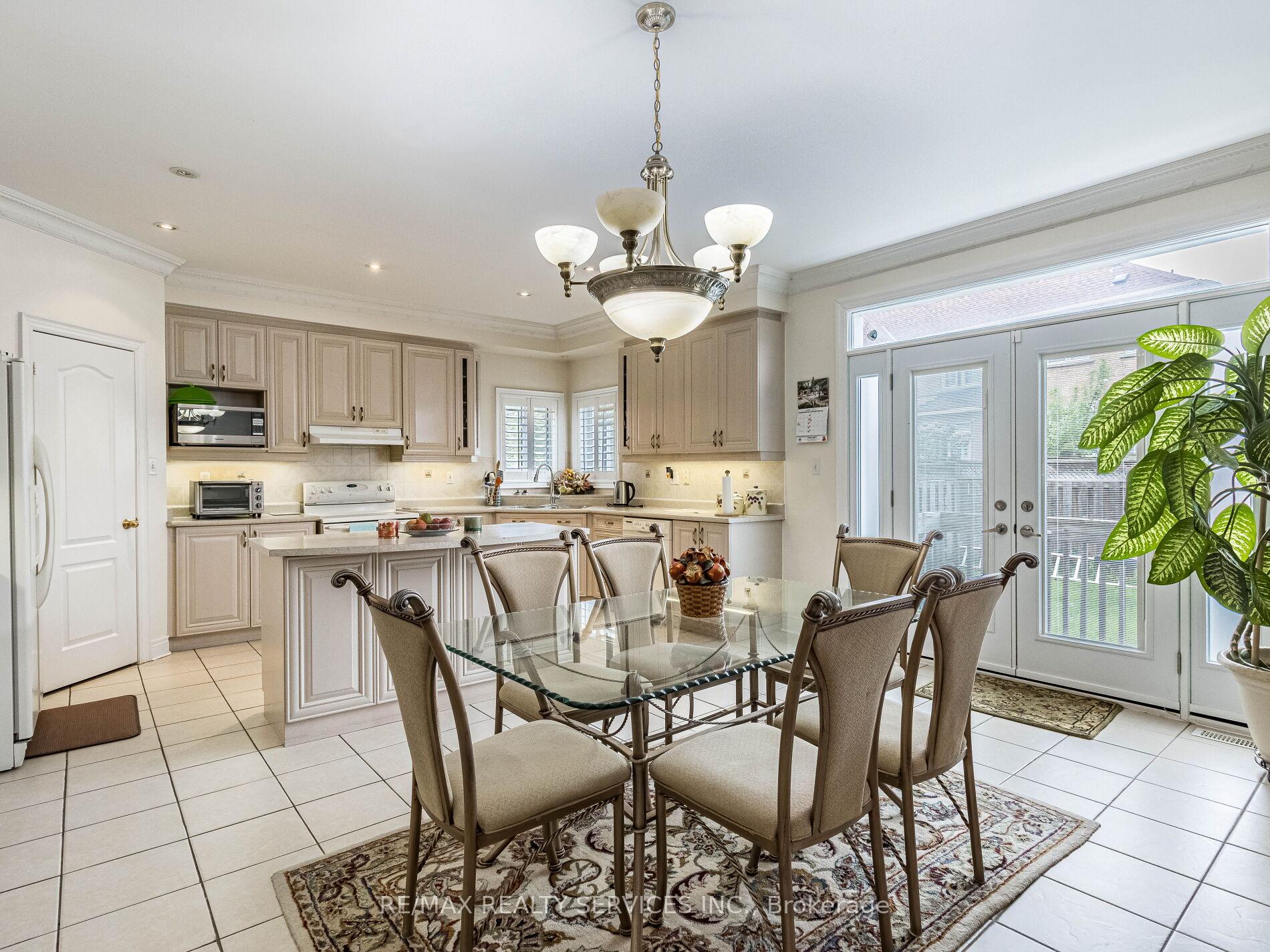 Photo 16 of 44 Trailhead Crescent, Brampton, Sandringham-Wellington — HOMEH