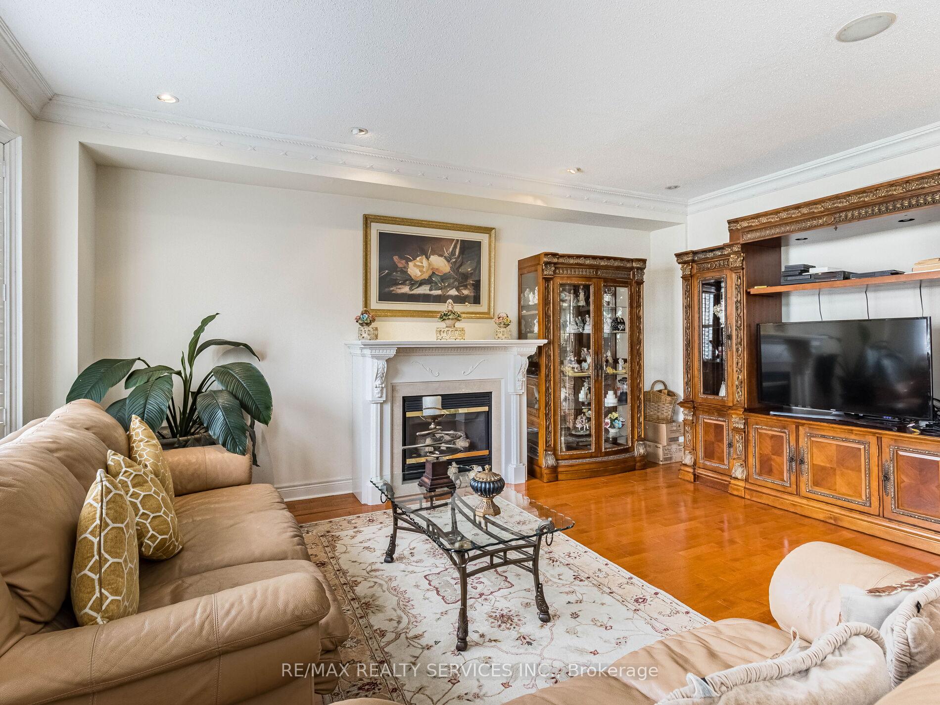 Photo 12 of 44 Trailhead Crescent, Brampton, Sandringham-Wellington — HOMEH