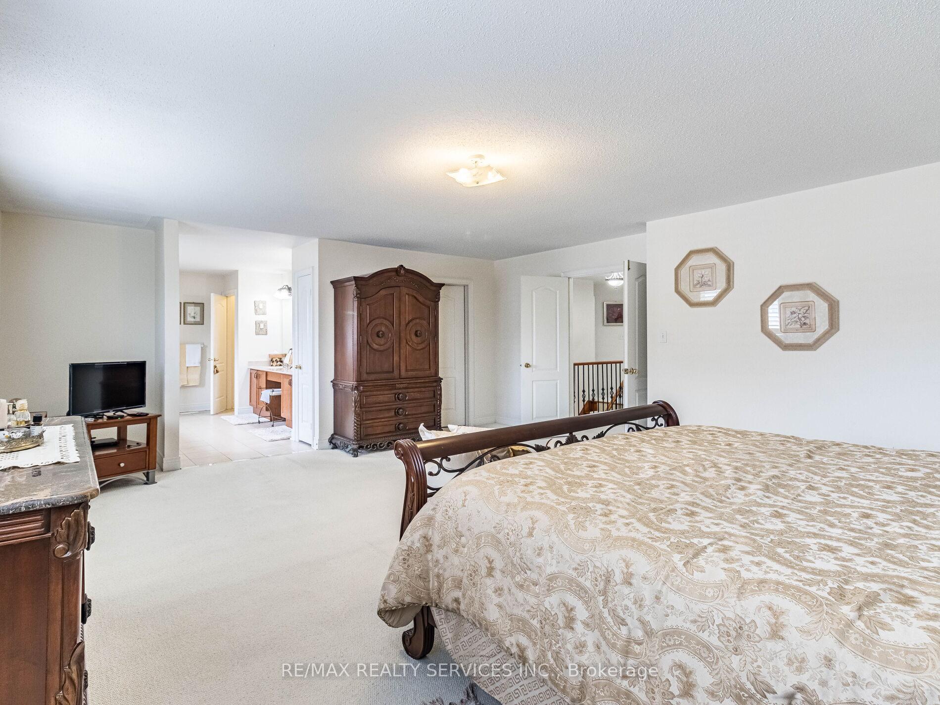 Photo 10 of 44 Trailhead Crescent, Brampton, Sandringham-Wellington — HOMEH