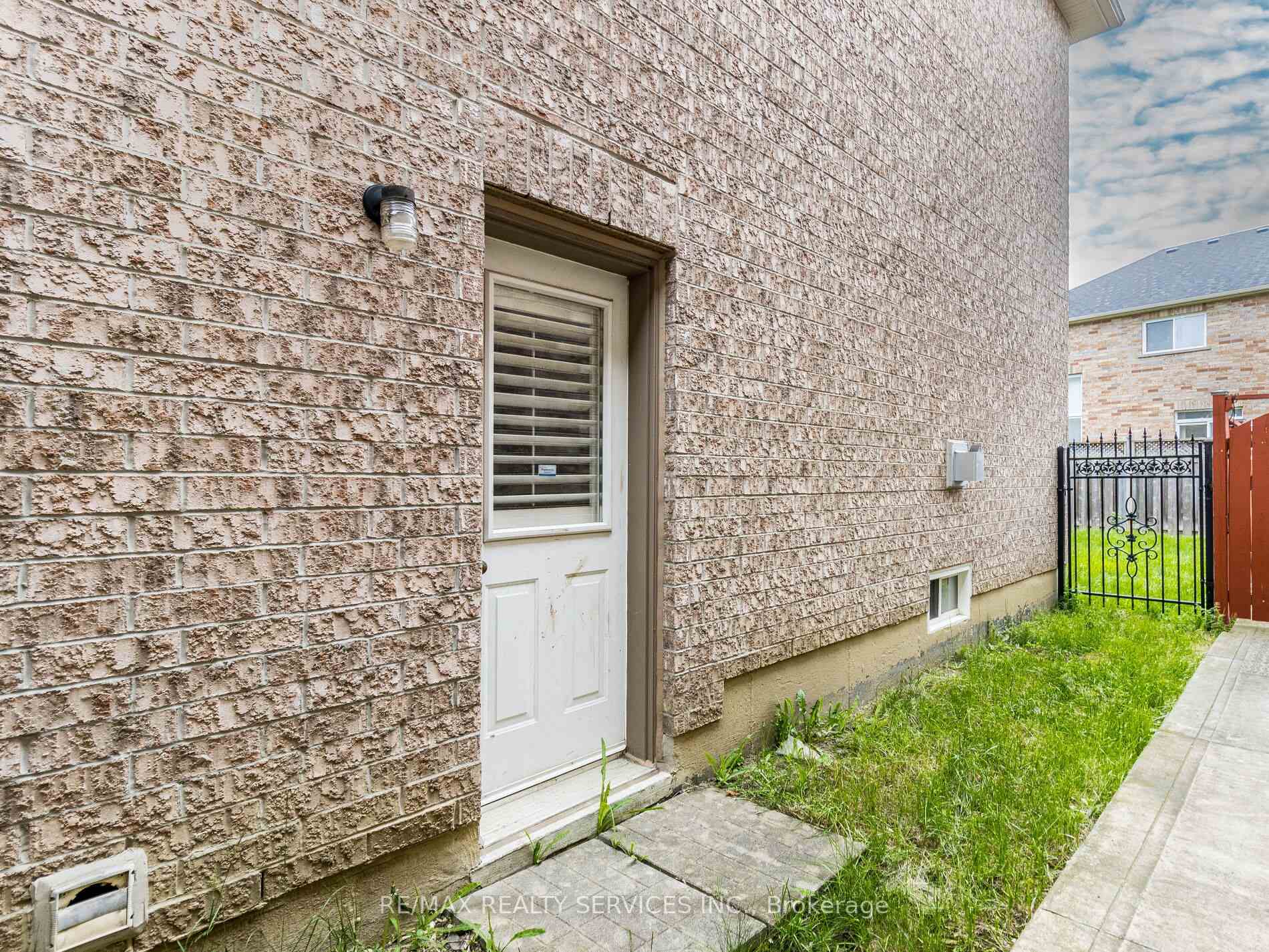 Photo 38 of 44 Trailhead Crescent, Brampton, Sandringham-Wellington — HOMEH