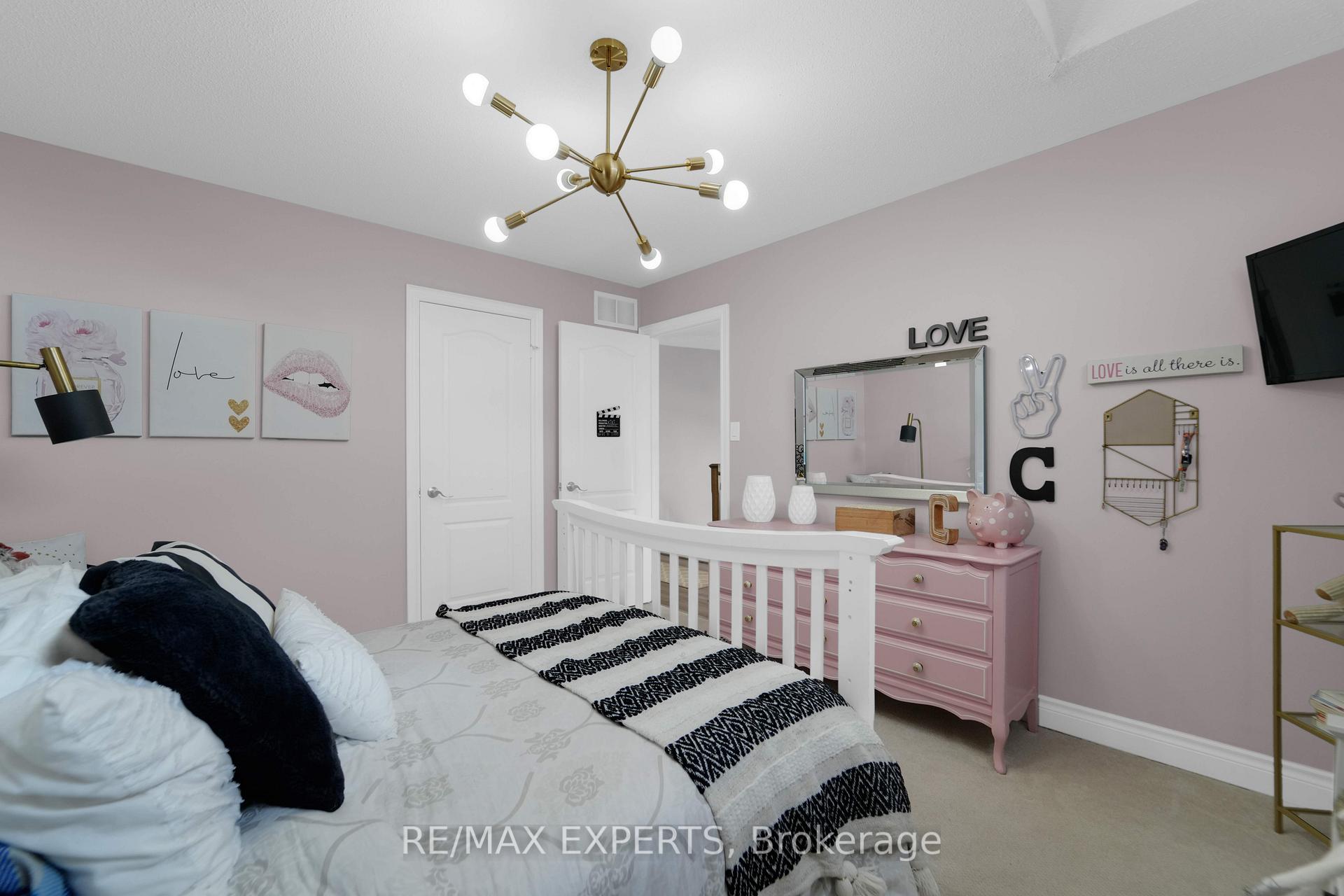 Photo 22 of 58 Bonistel Crescent, Brampton, Fletcher's Meadow — HOMEH