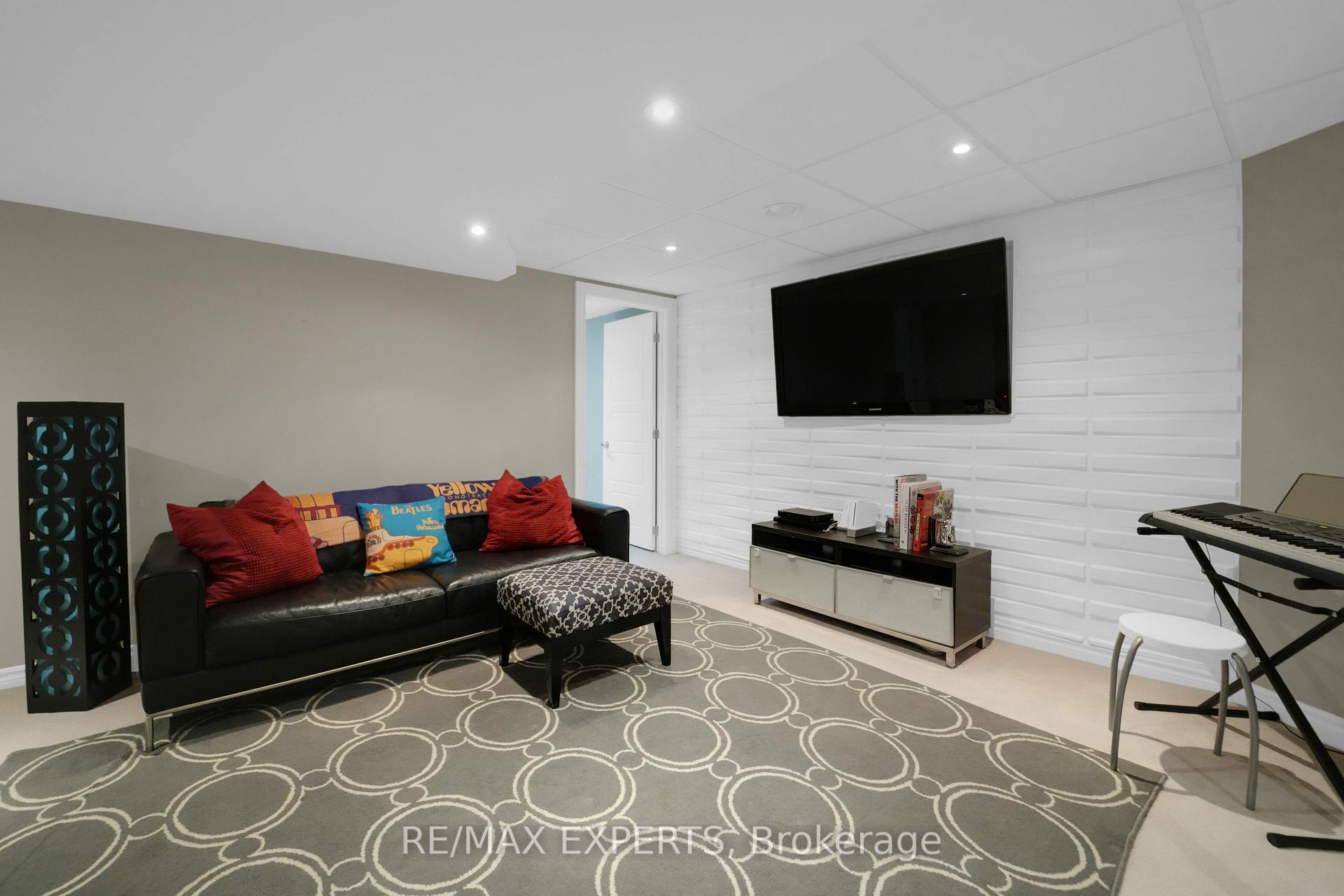 Photo 30 of 58 Bonistel Crescent, Brampton, Fletcher's Meadow — HOMEH