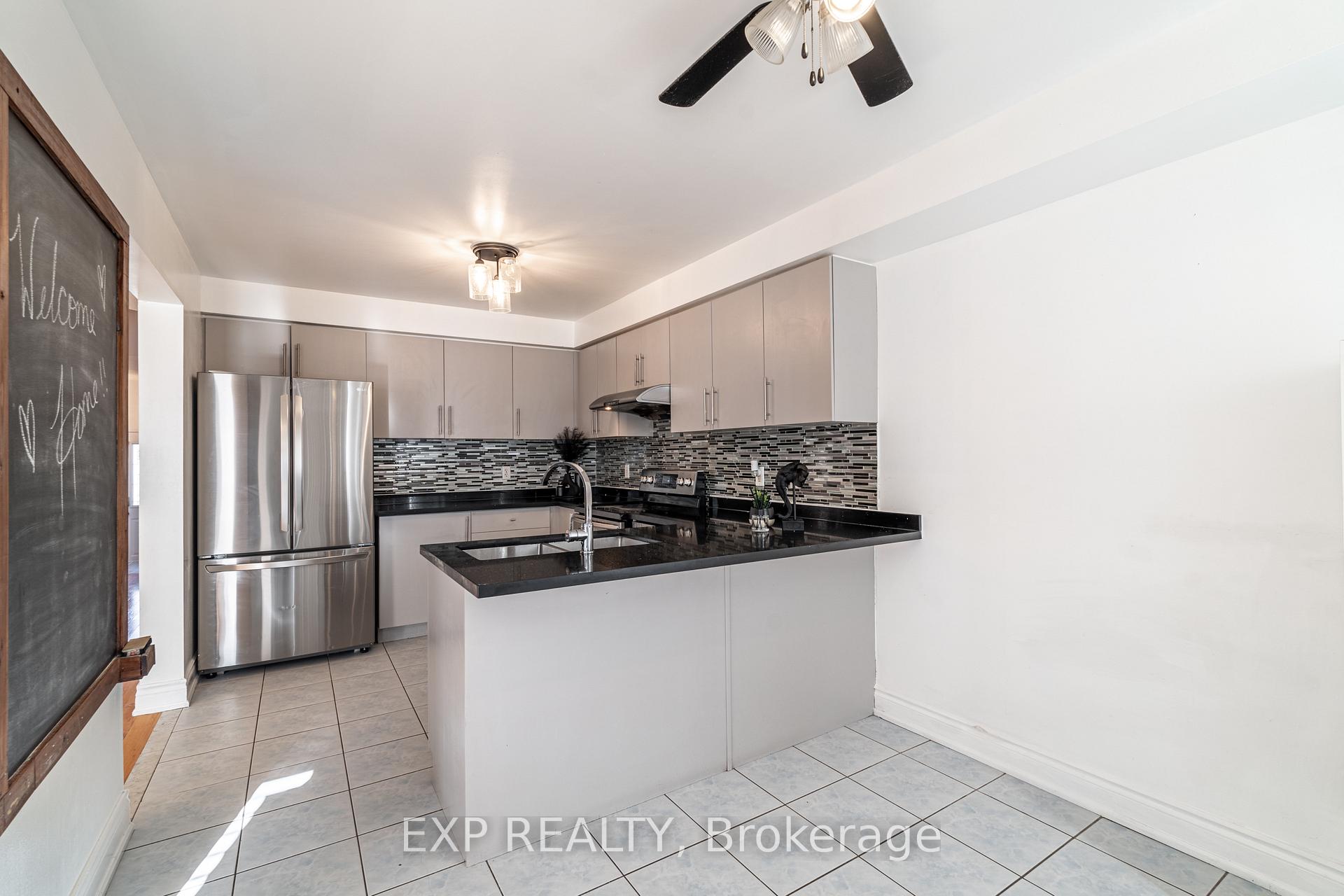 Photo 9 of 69 Schooner Drive, Brampton, Fletcher's Meadow — HOMEH