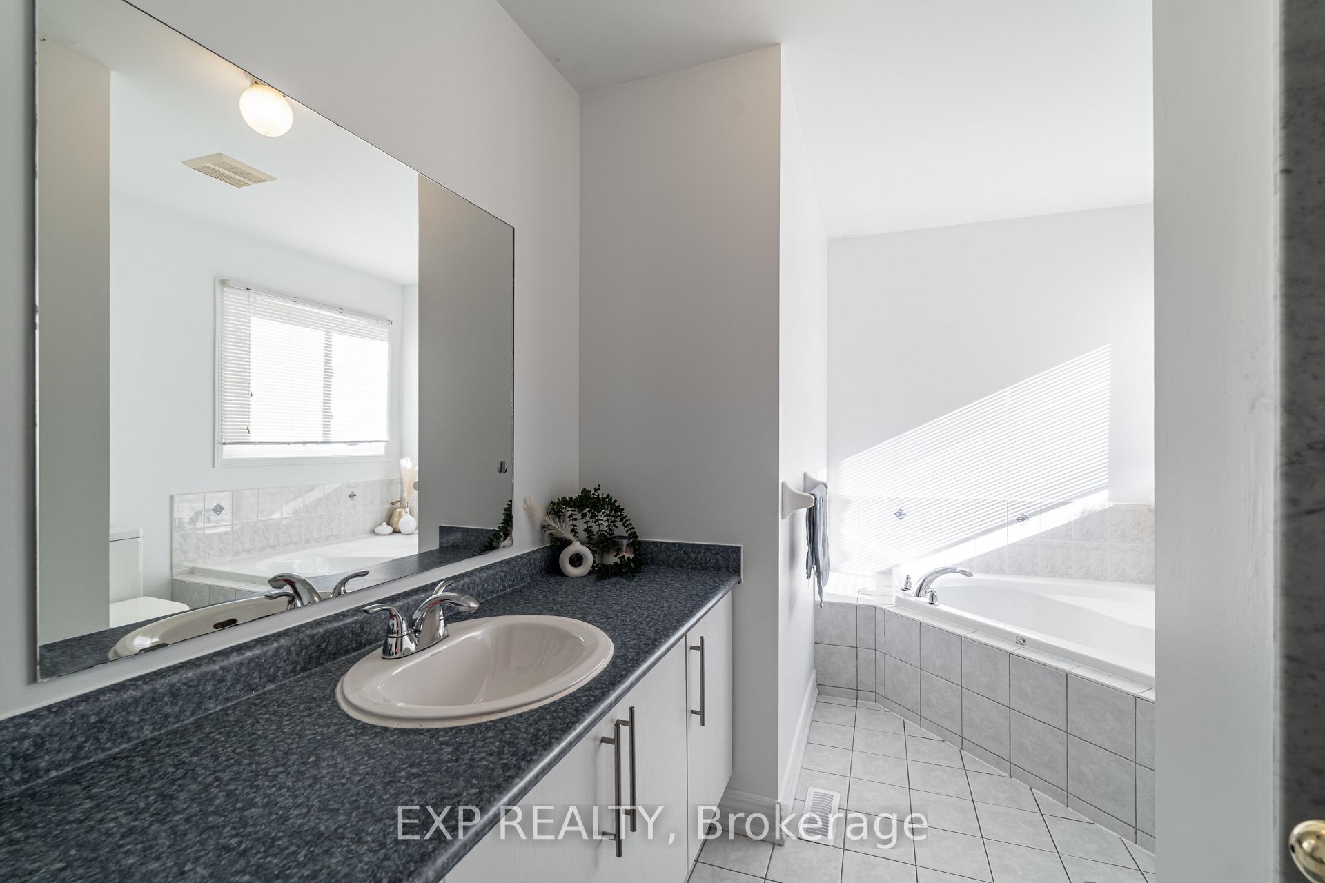 Photo 18 of 69 Schooner Drive, Brampton, Fletcher's Meadow — HOMEH