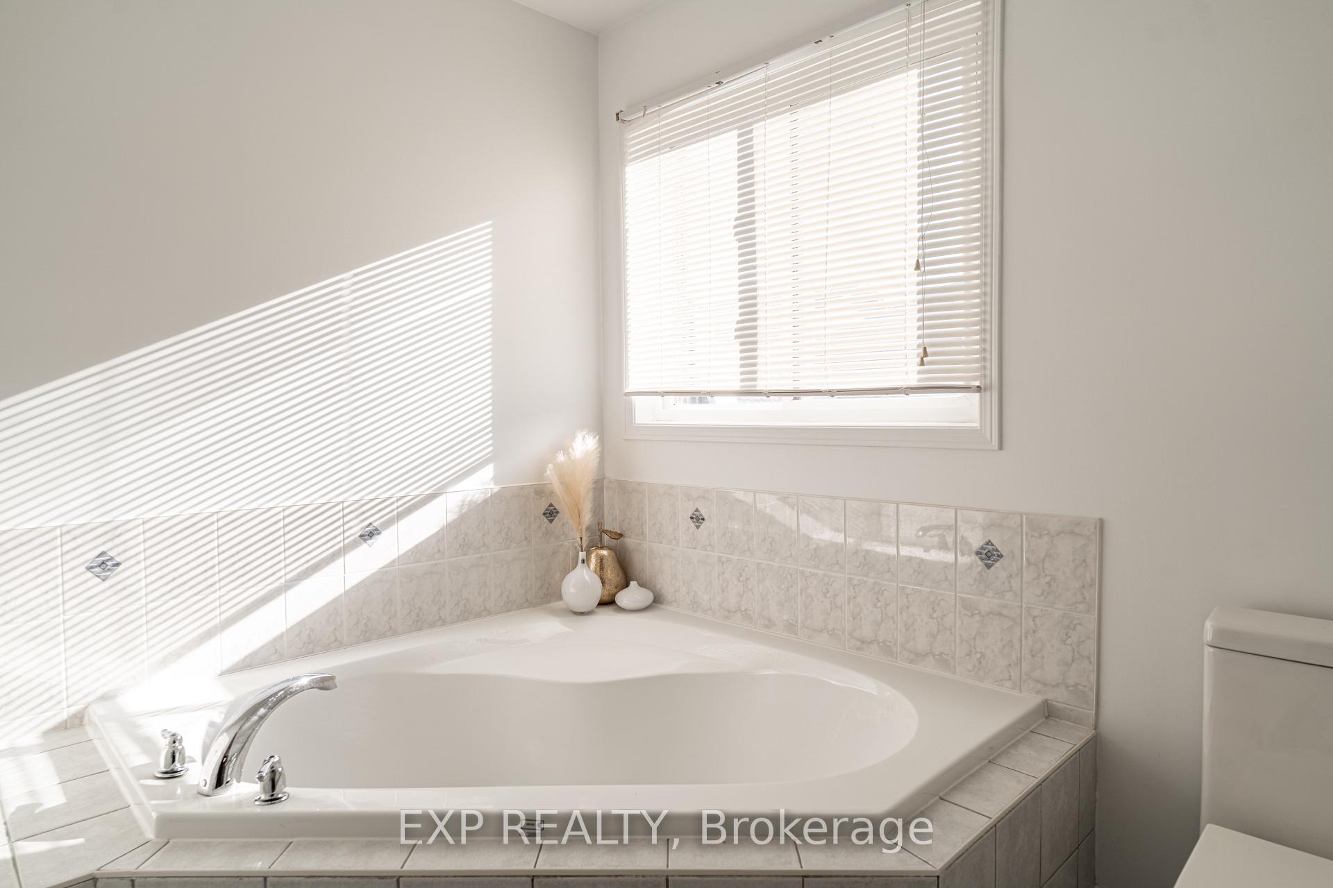 Photo 19 of 69 Schooner Drive, Brampton, Fletcher's Meadow — HOMEH