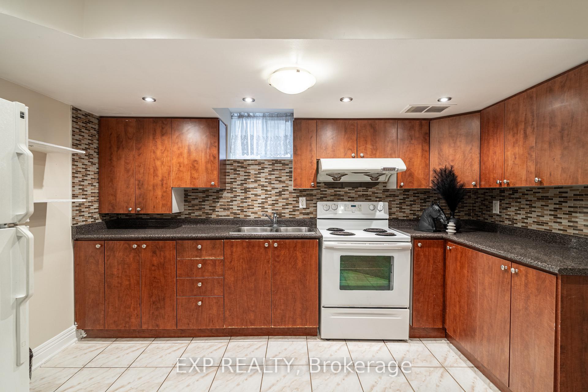 Photo 39 of 69 Schooner Drive, Brampton, Fletcher's Meadow — HOMEH