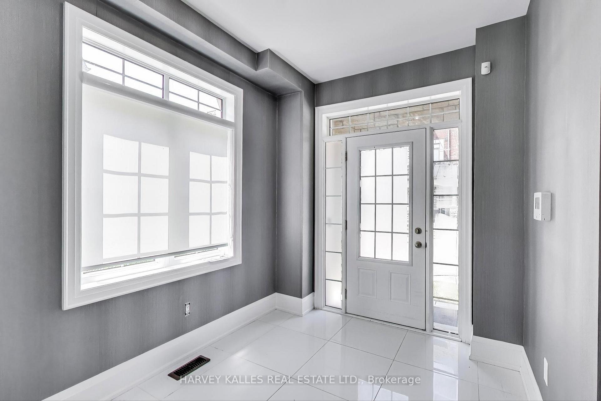 Photo 6 of 37 Ingleside Street, Vaughan, East Woodbridge — HOMEH